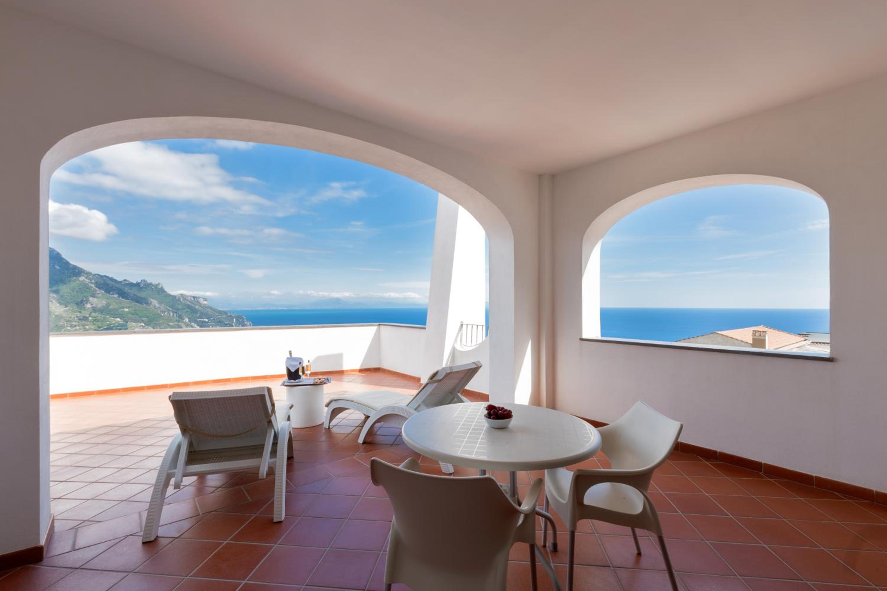 Superior Double Room with Sea View photo 3