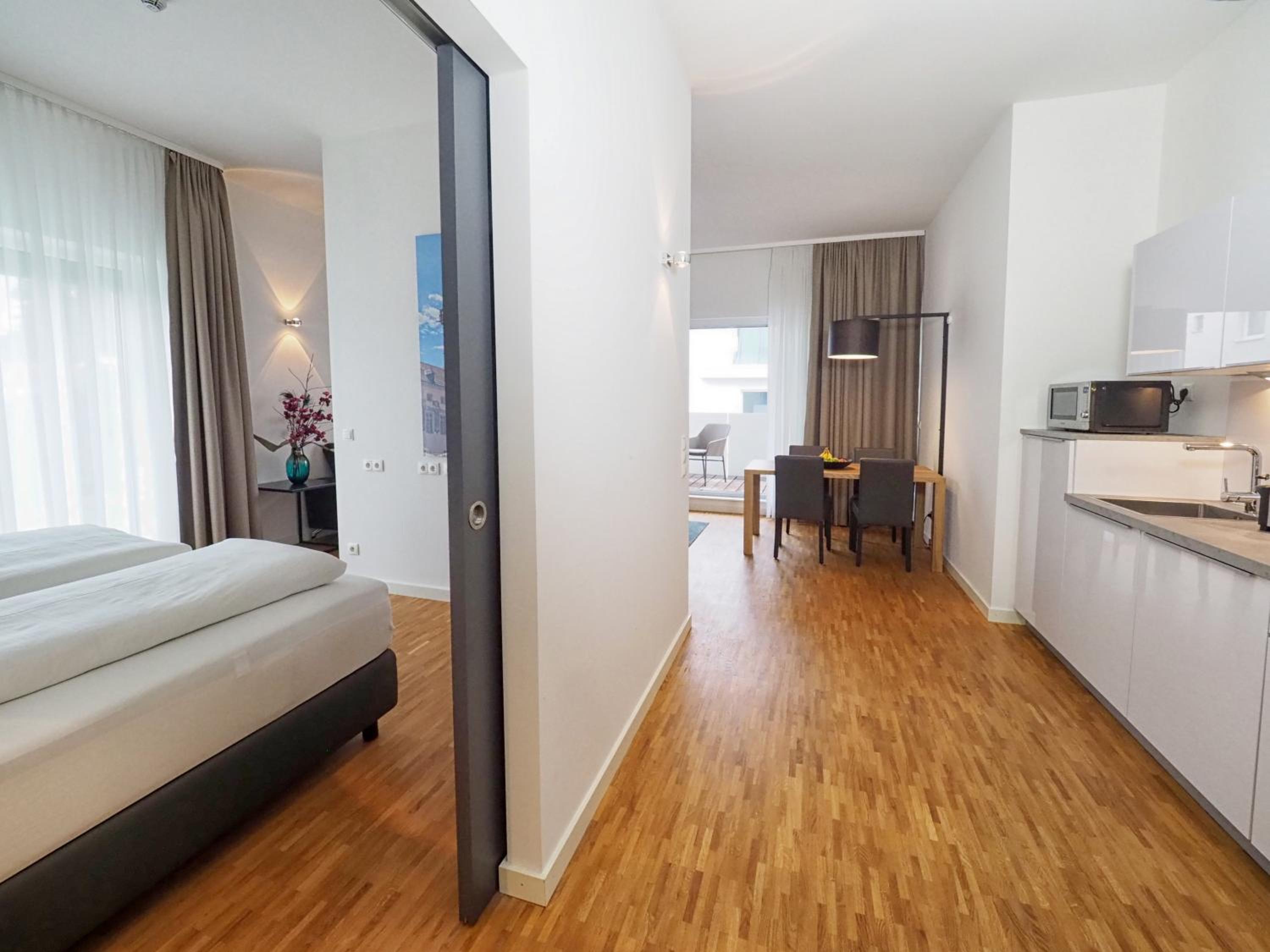 Suite - Photo 4