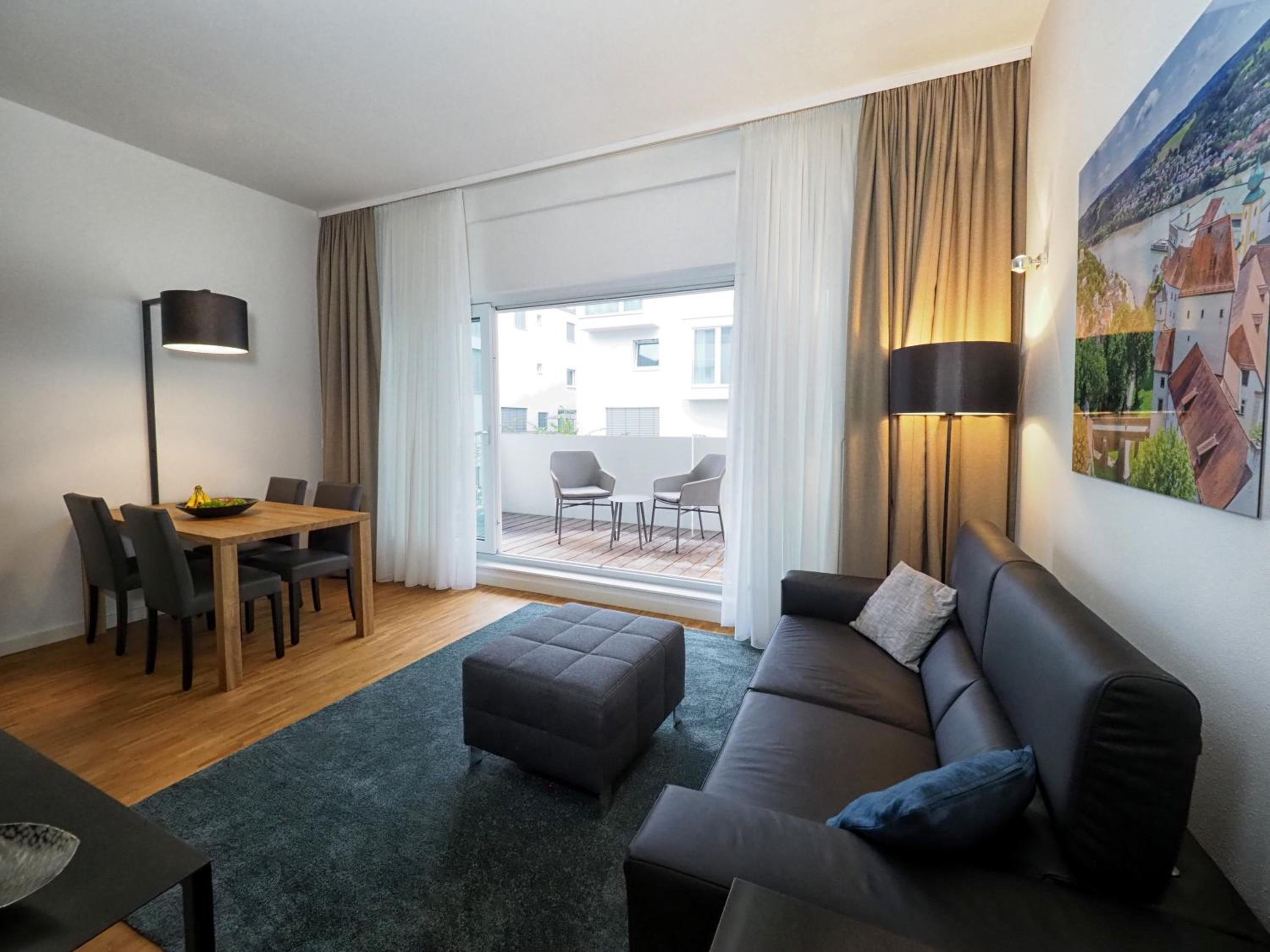 Junior Suite with Balcony - Photo 3