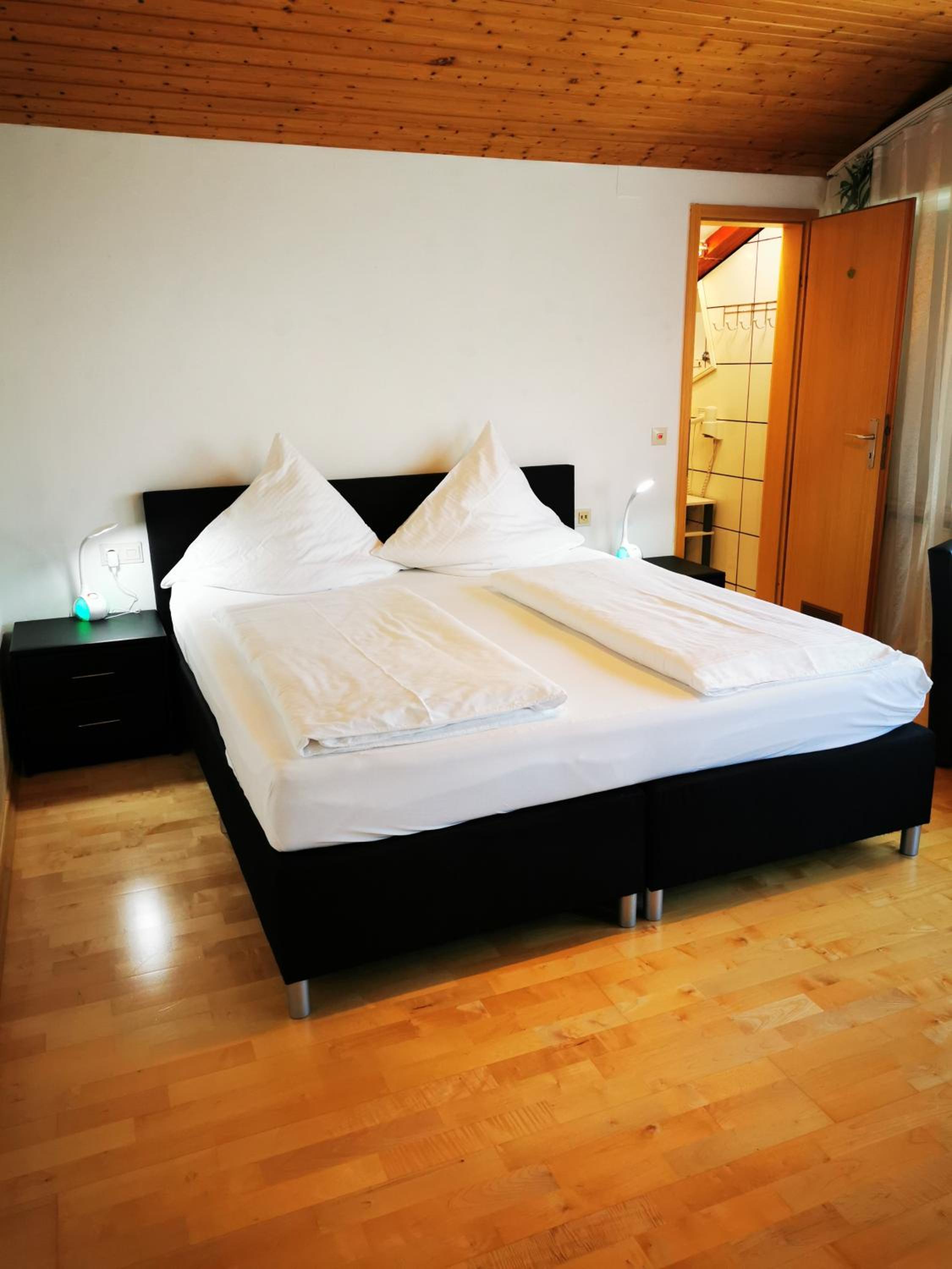 Double Room - Photo 4