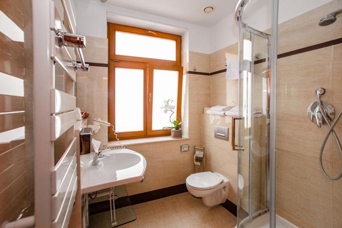Double Room - Photo 6