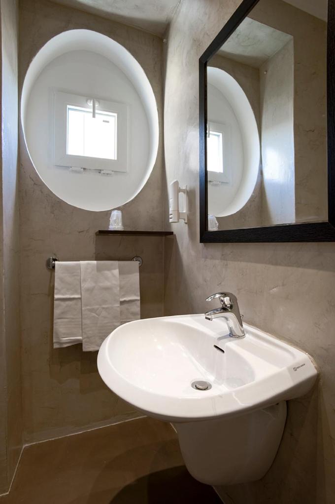 Double or Twin Room with Terrace - Photo 5