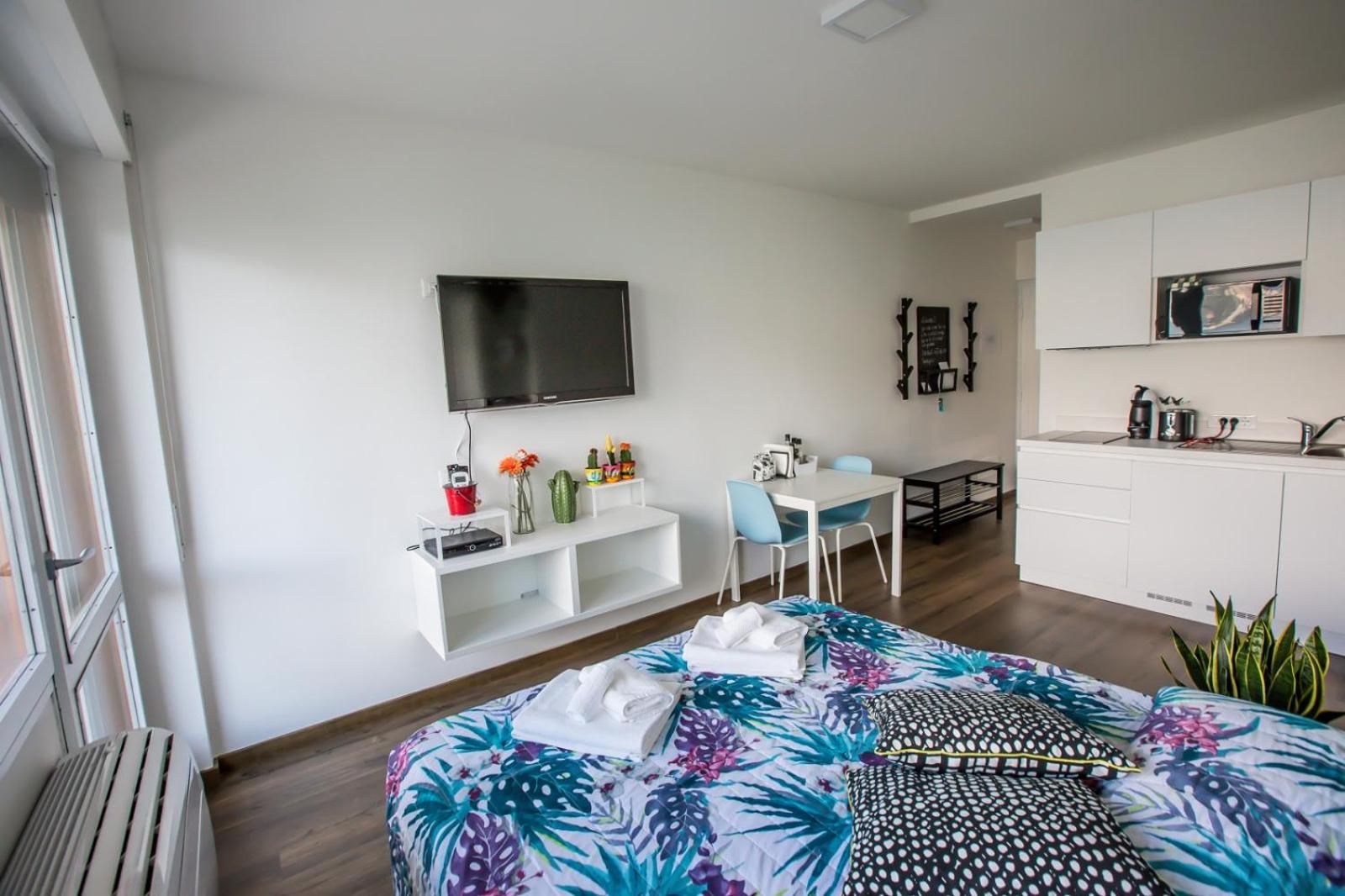 Apartment photo 2