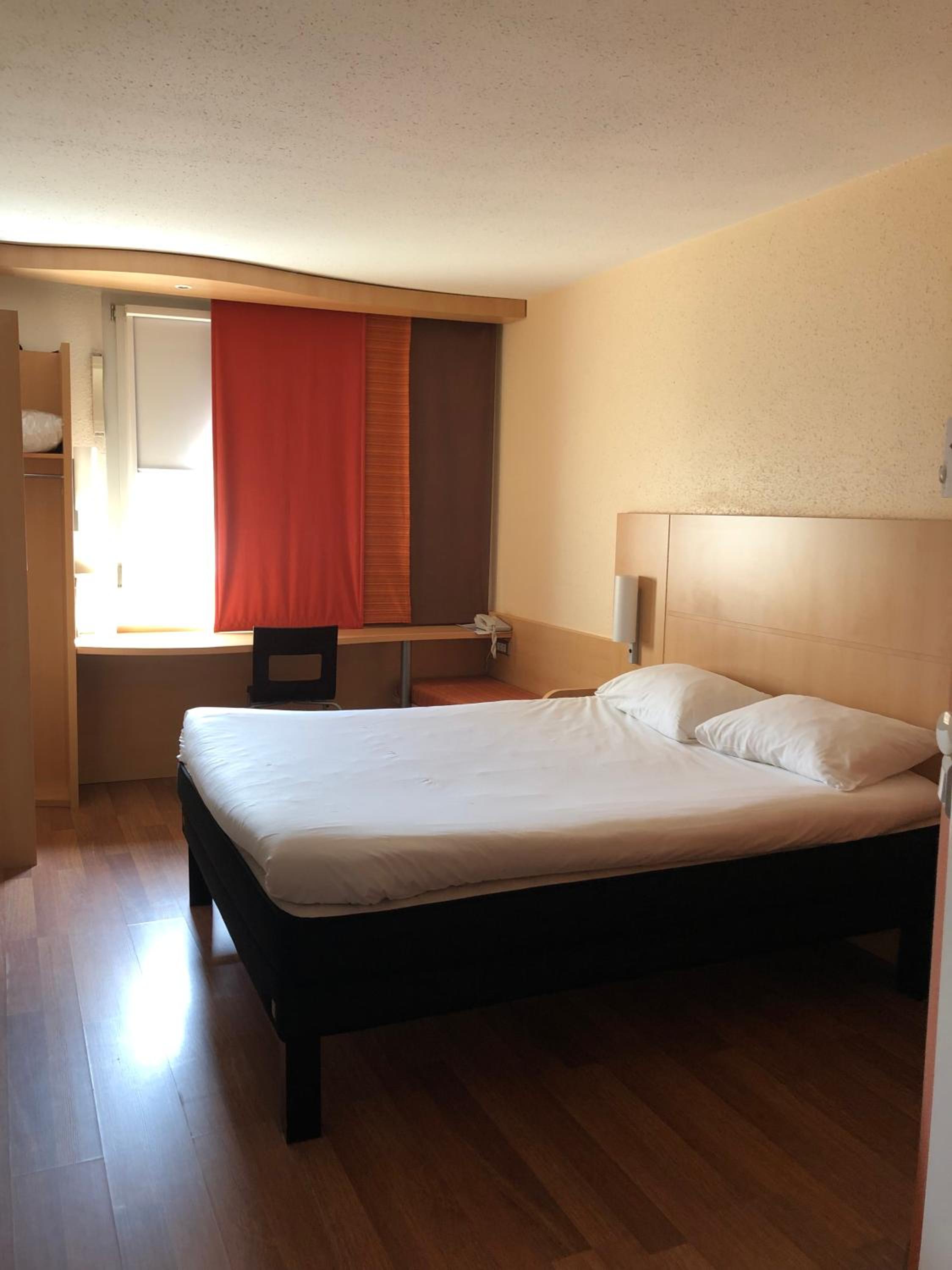 Standard Double Room - Photo 4