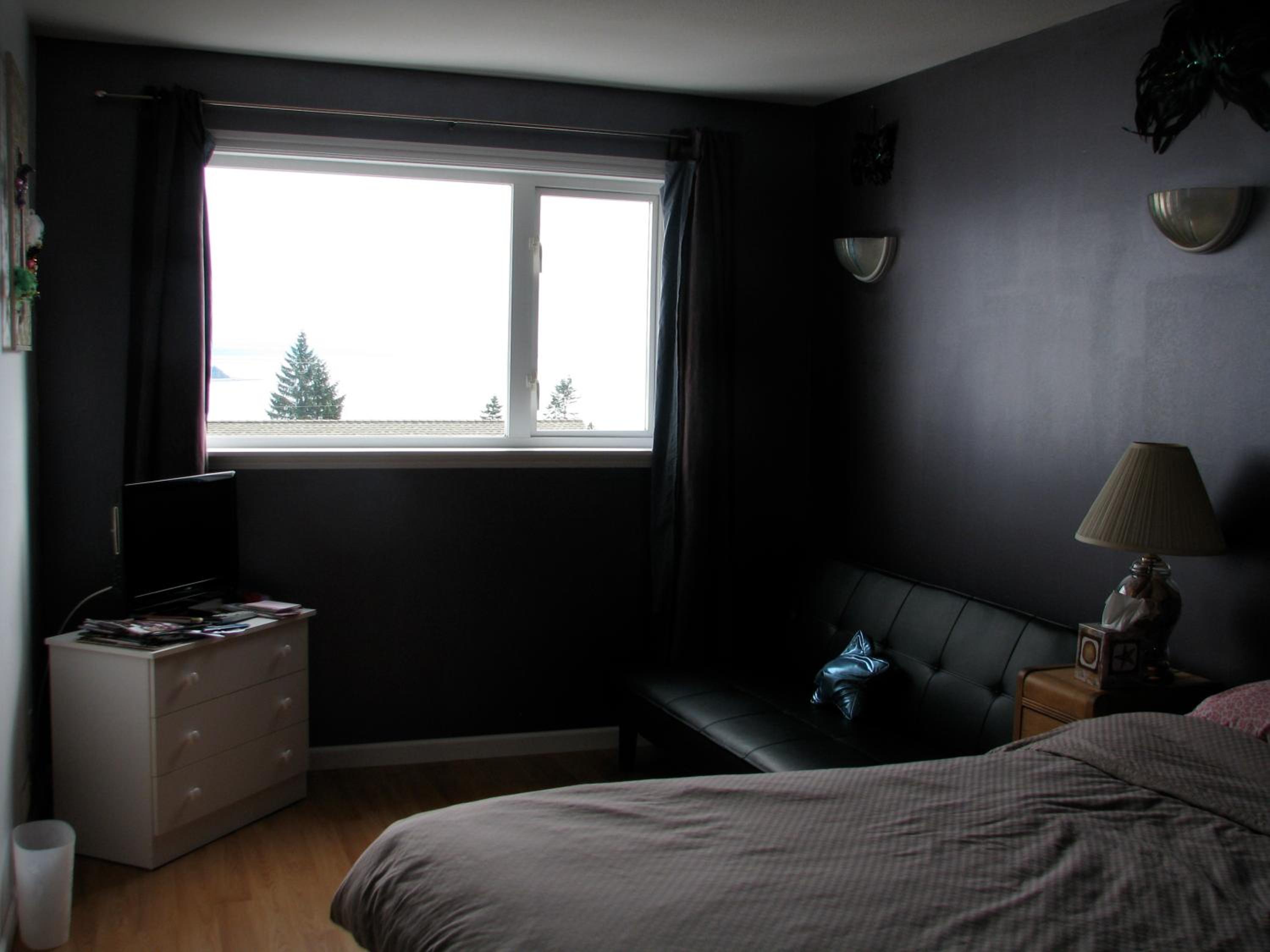King Room with Shared Bathroom photo 1
