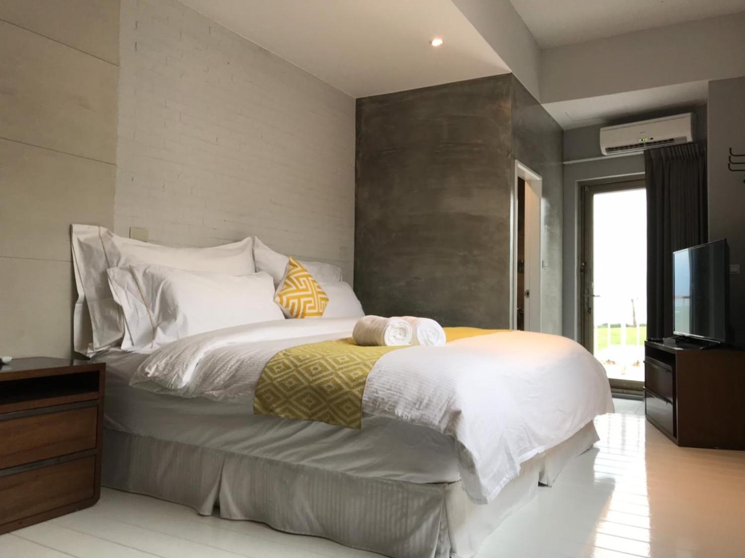 Double Room with Terrace and Side Sea View photo 1