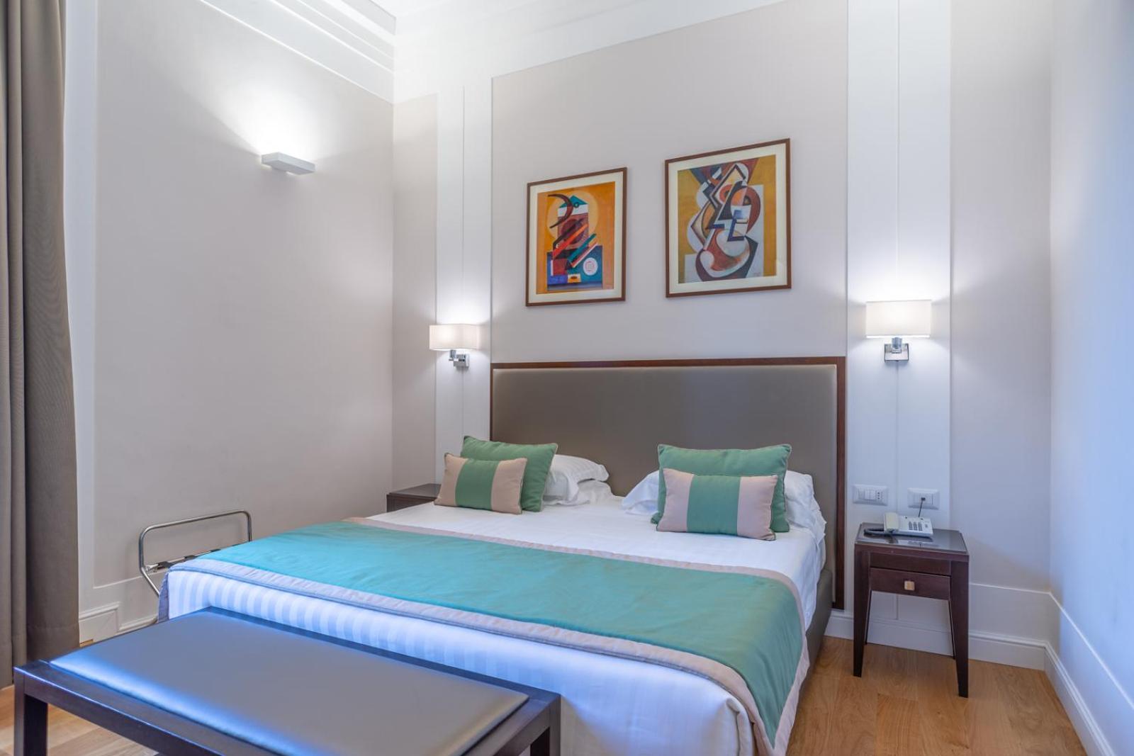 Superior Double or Twin Room with City View photo 1
