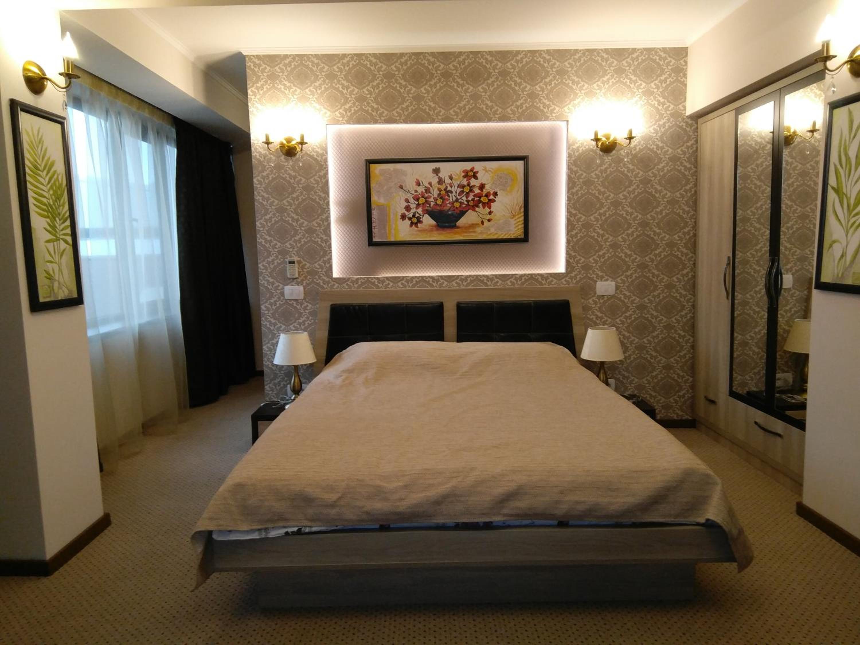 Double Room with Private Bathroom - Photo 6