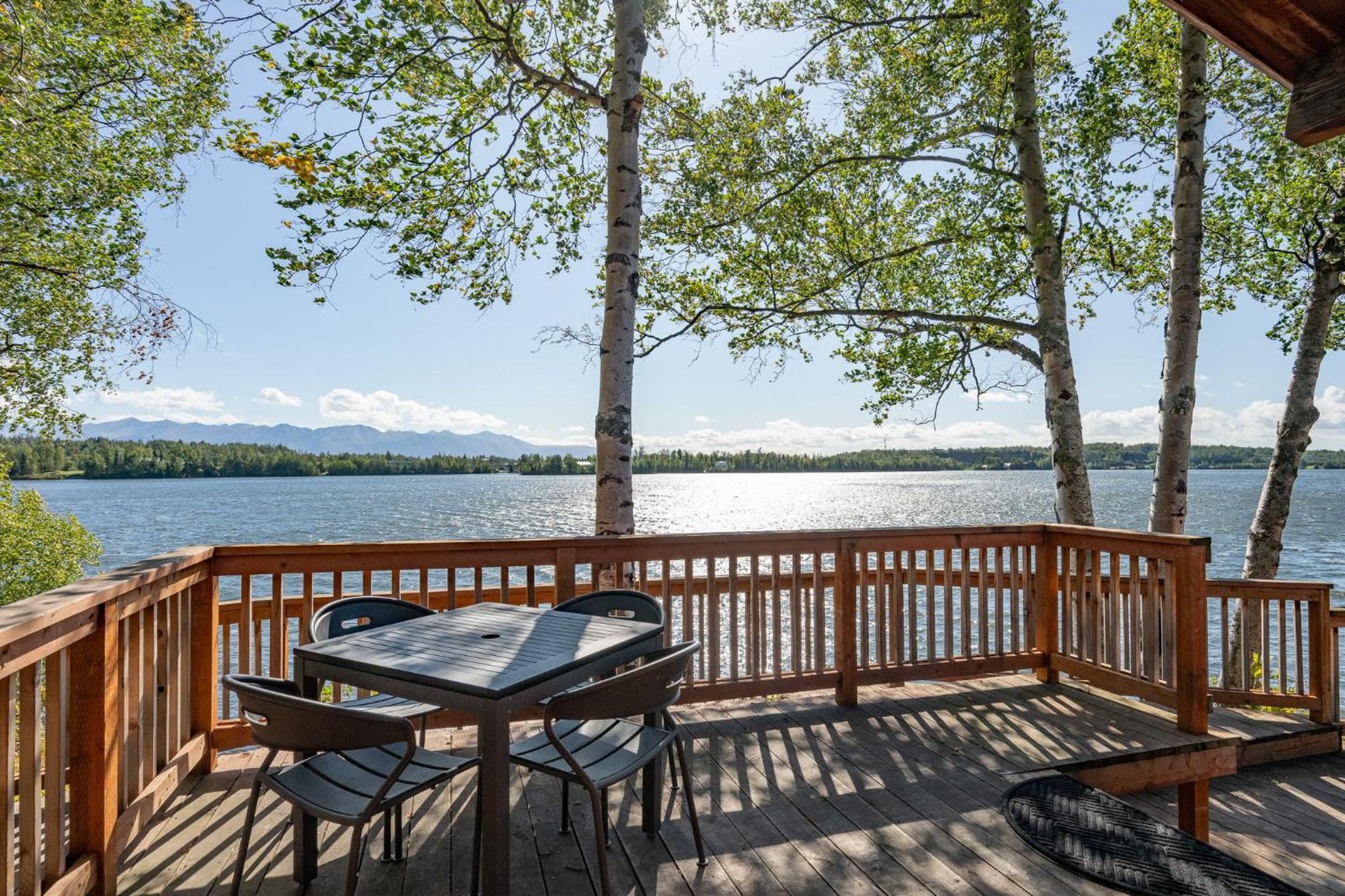 Bungalow - Water Front