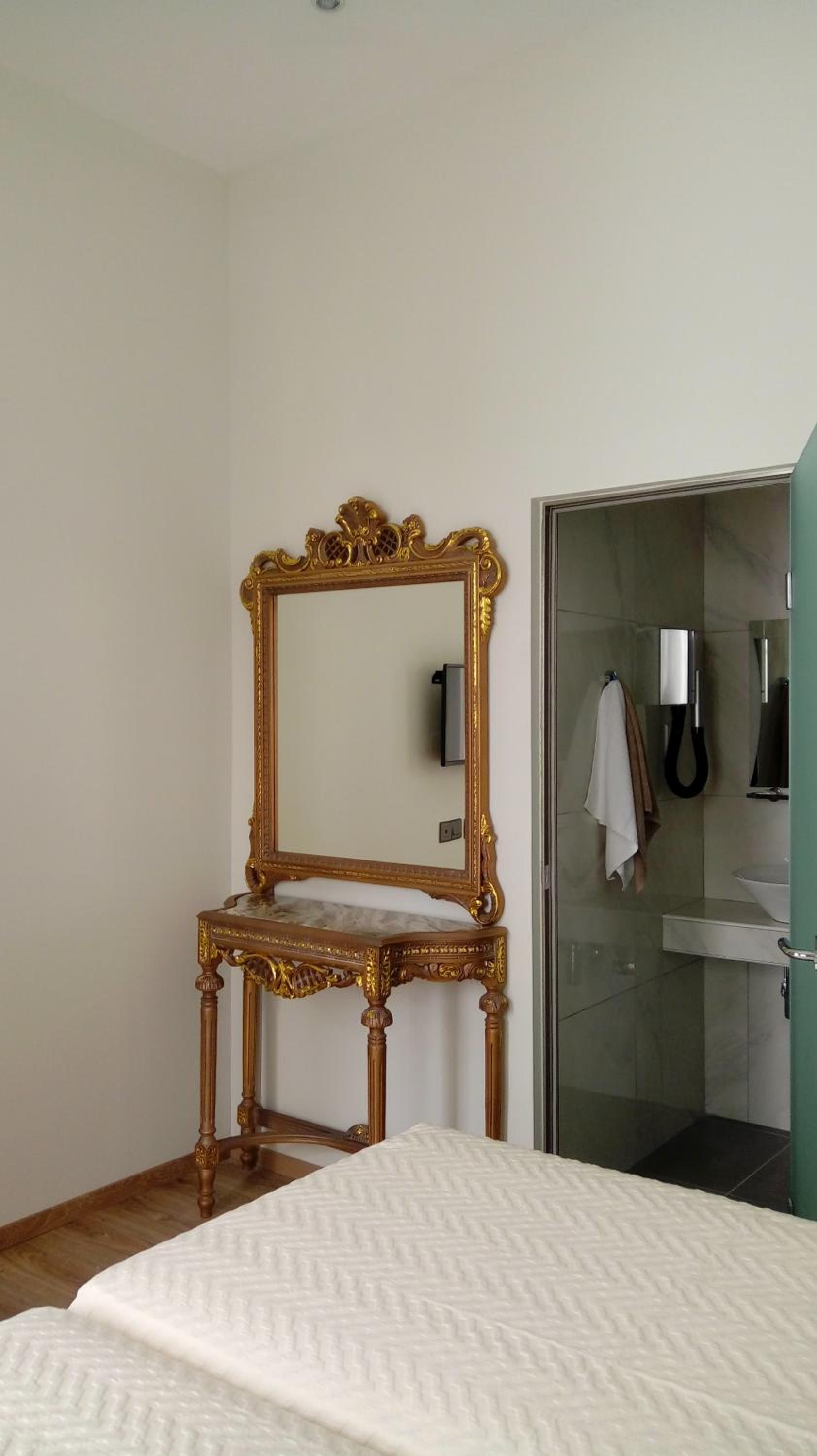 Standard Twin Room - Ourania - Photo 7