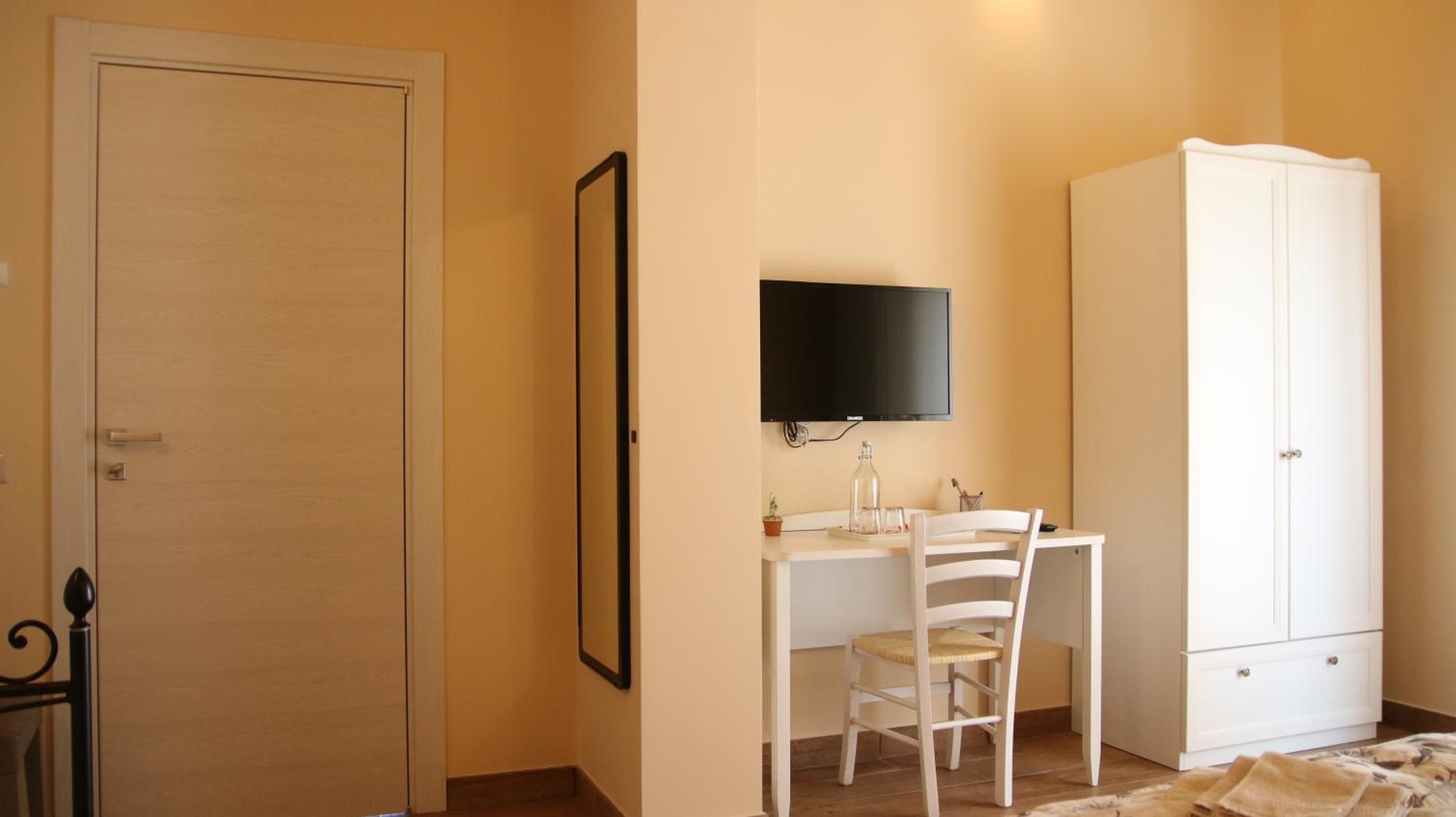 Deluxe Triple Room - Photo 3