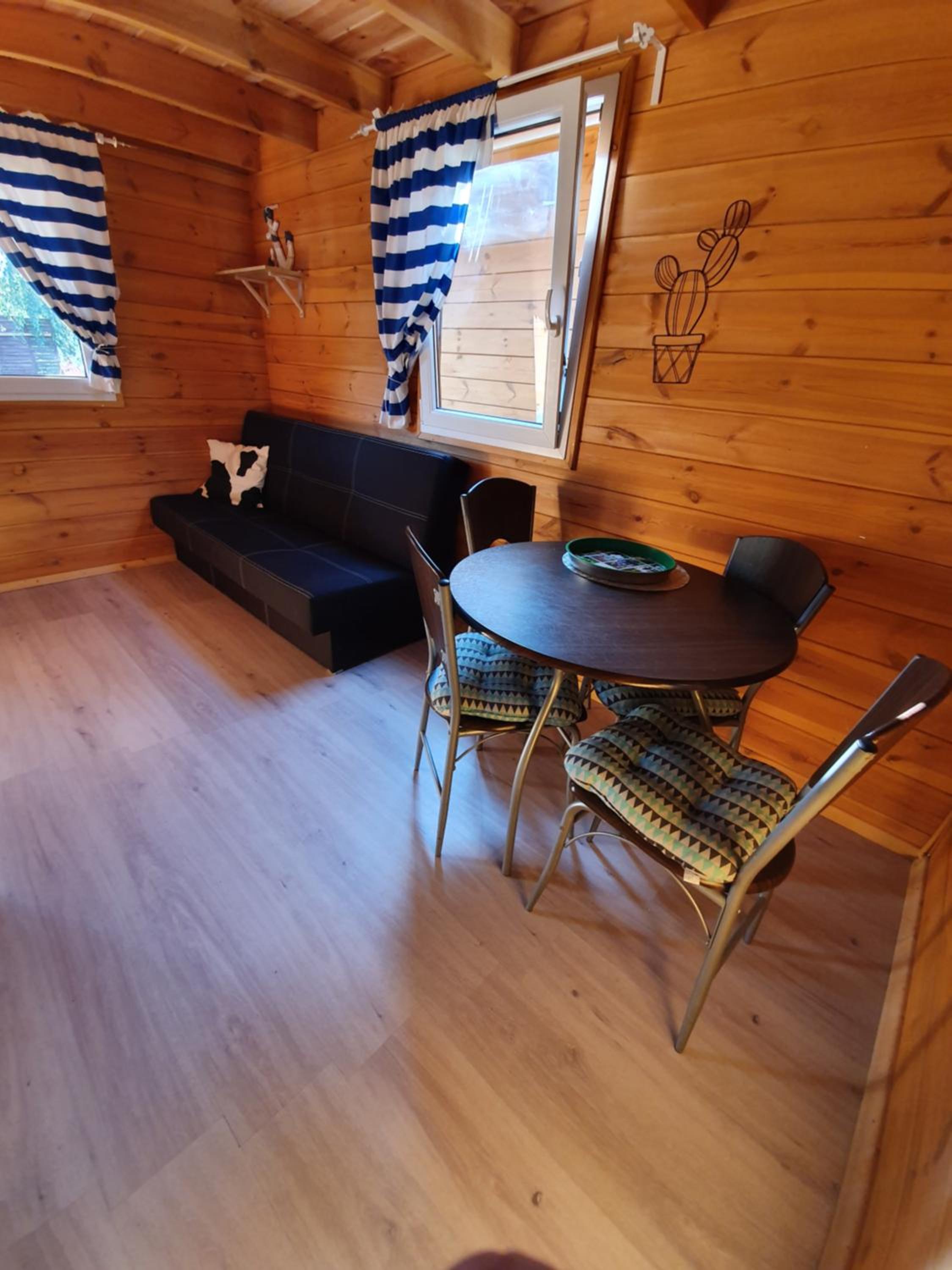 One-Bedroom House - Photo 7
