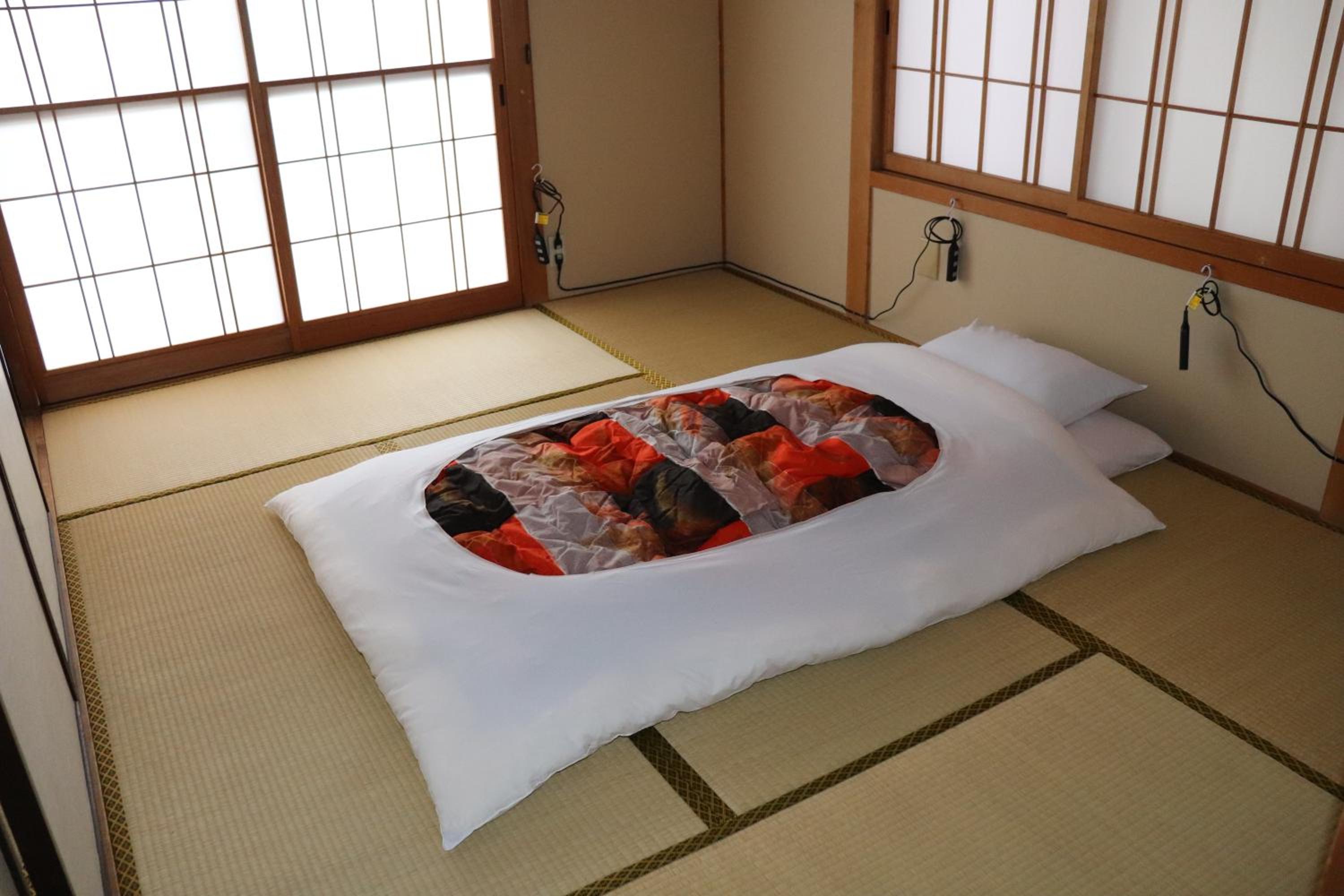Standard Twin Room With Shared Bathroom photo 2