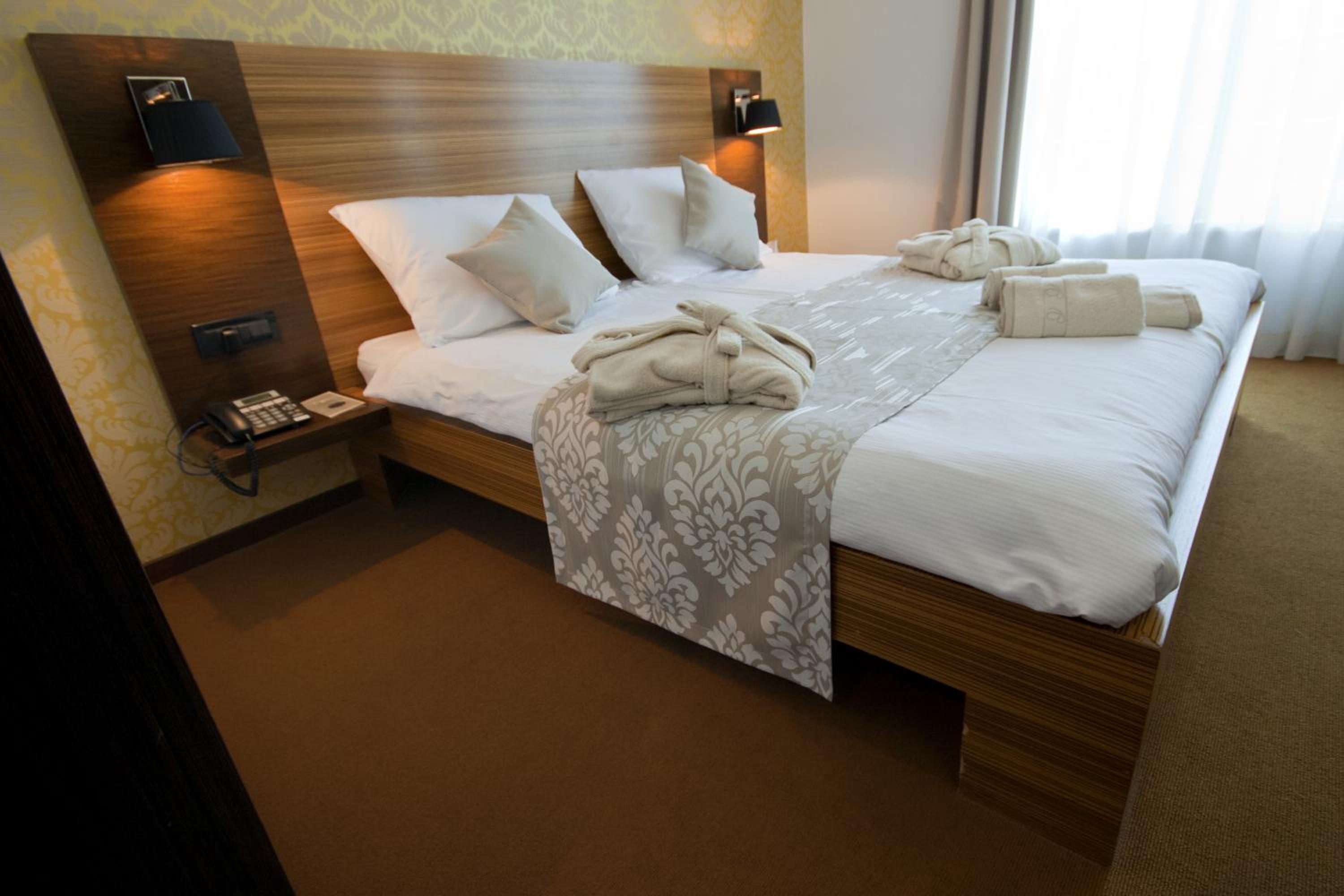 Double Room - Photo 10