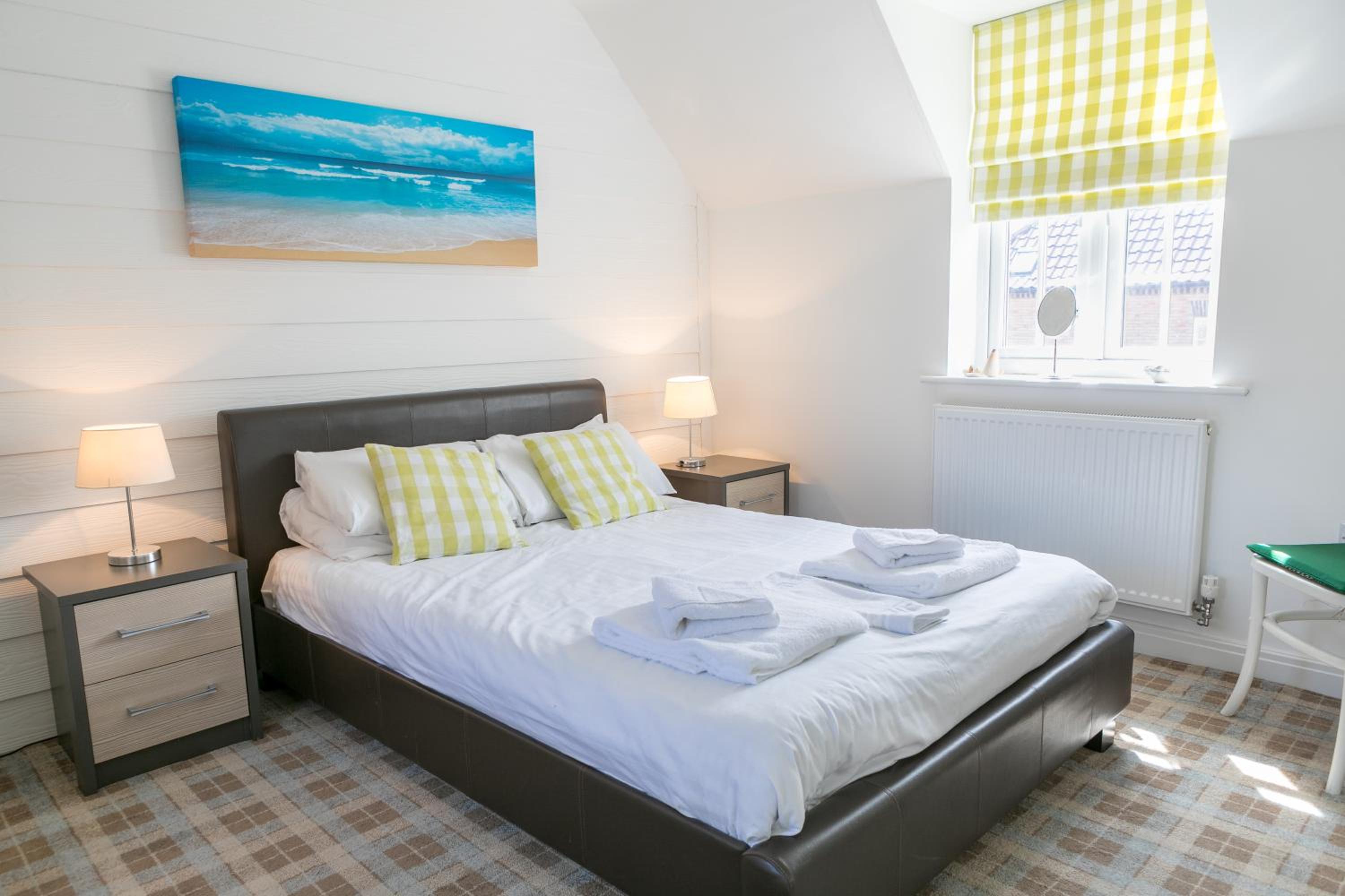 6 Berth Comfort Cottage 3 Bed Pet Free