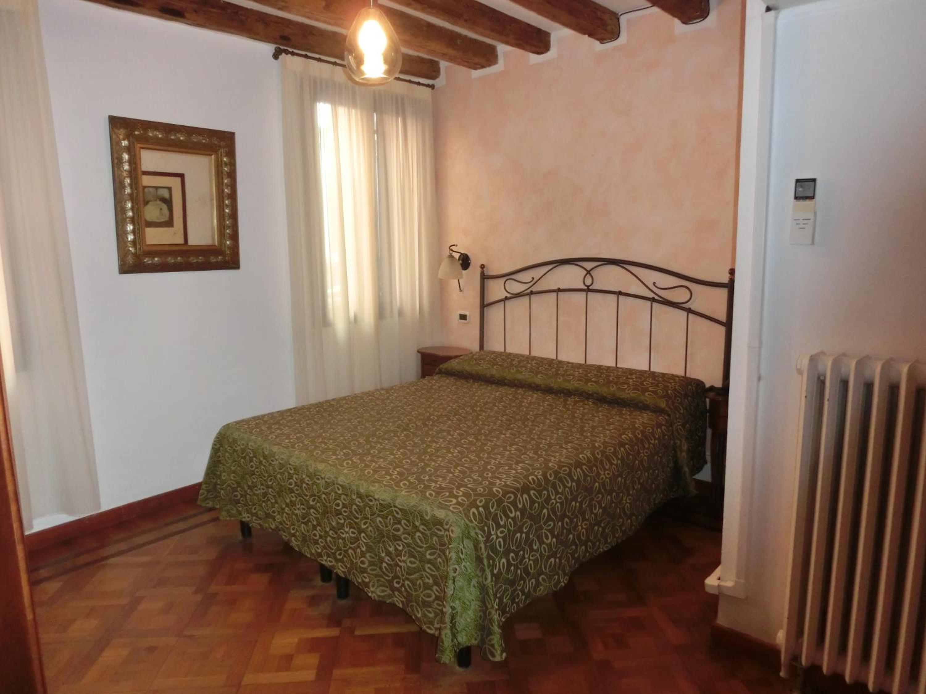 Standard Double Room photo 2
