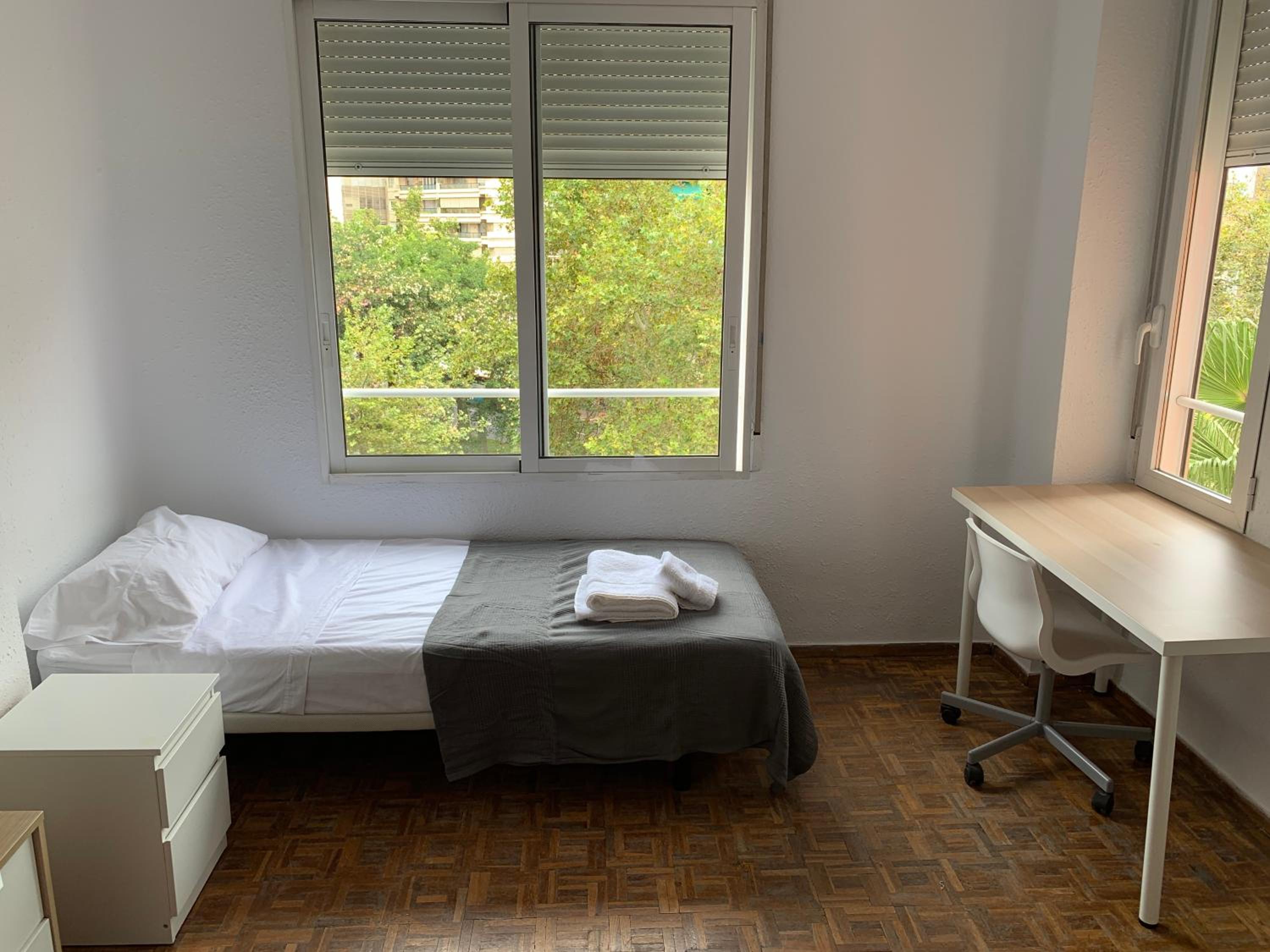 Triple Room with Garden View - Photo 10