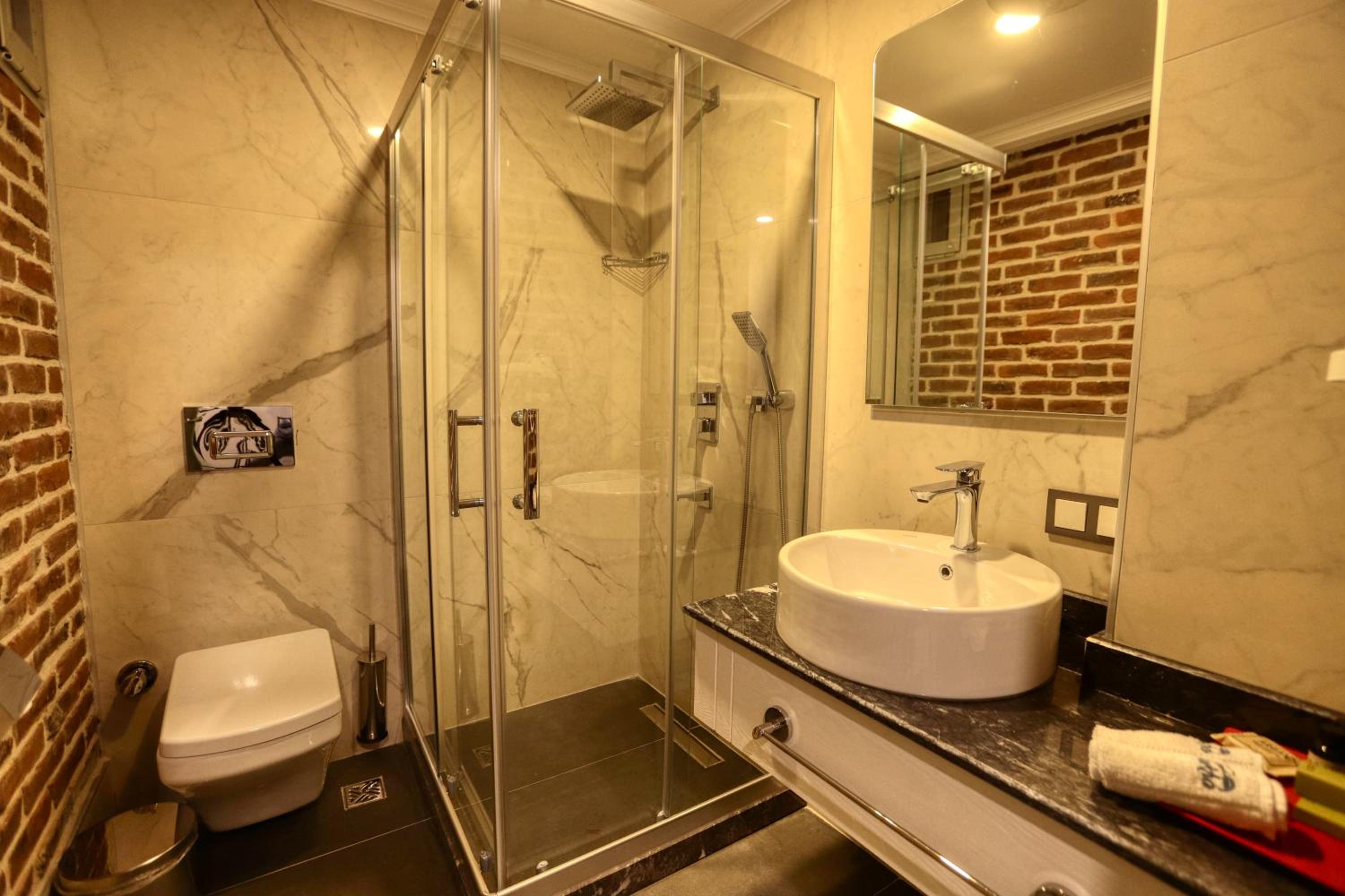 Deluxe Room - Photo 4