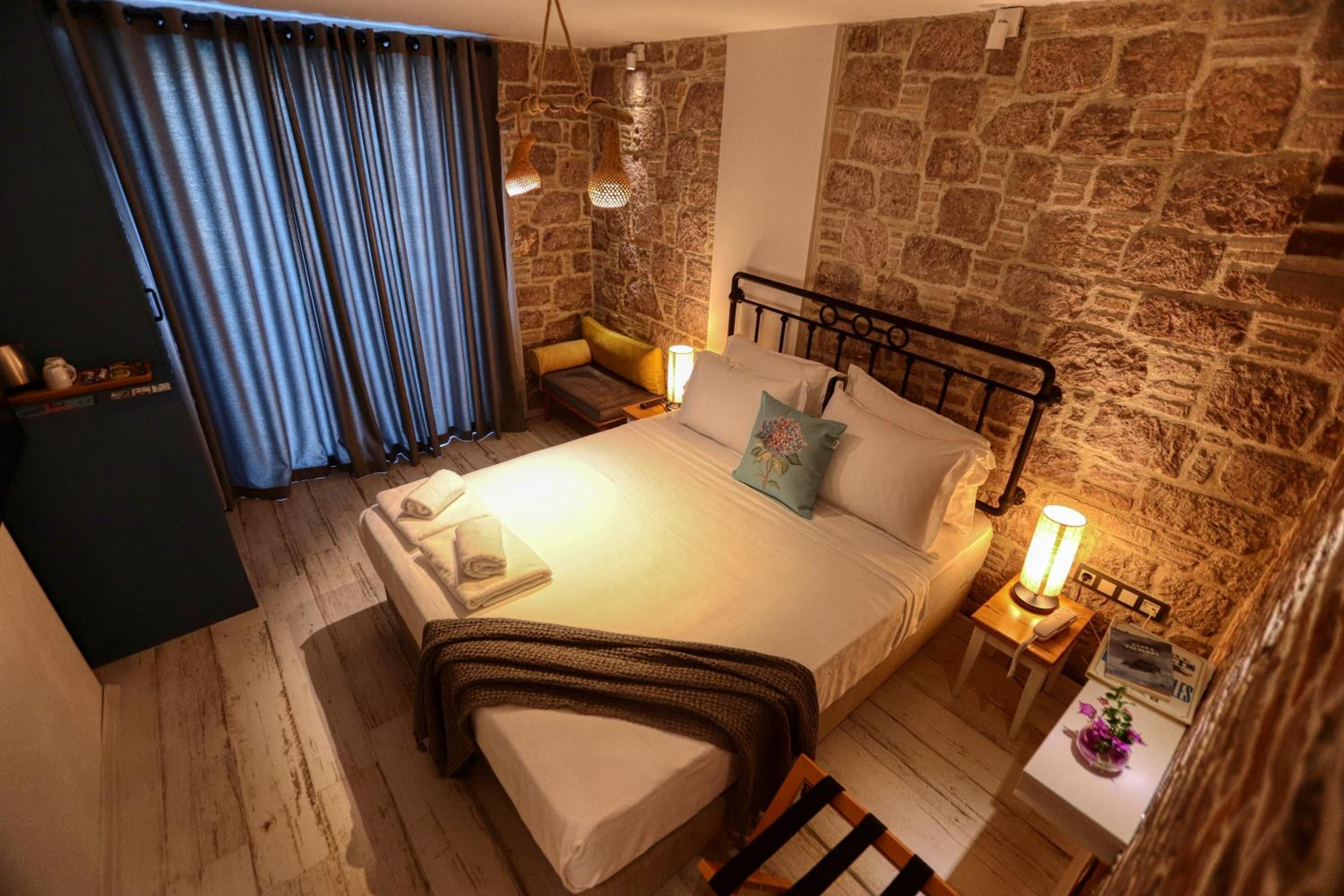 Deluxe Room - Photo 1