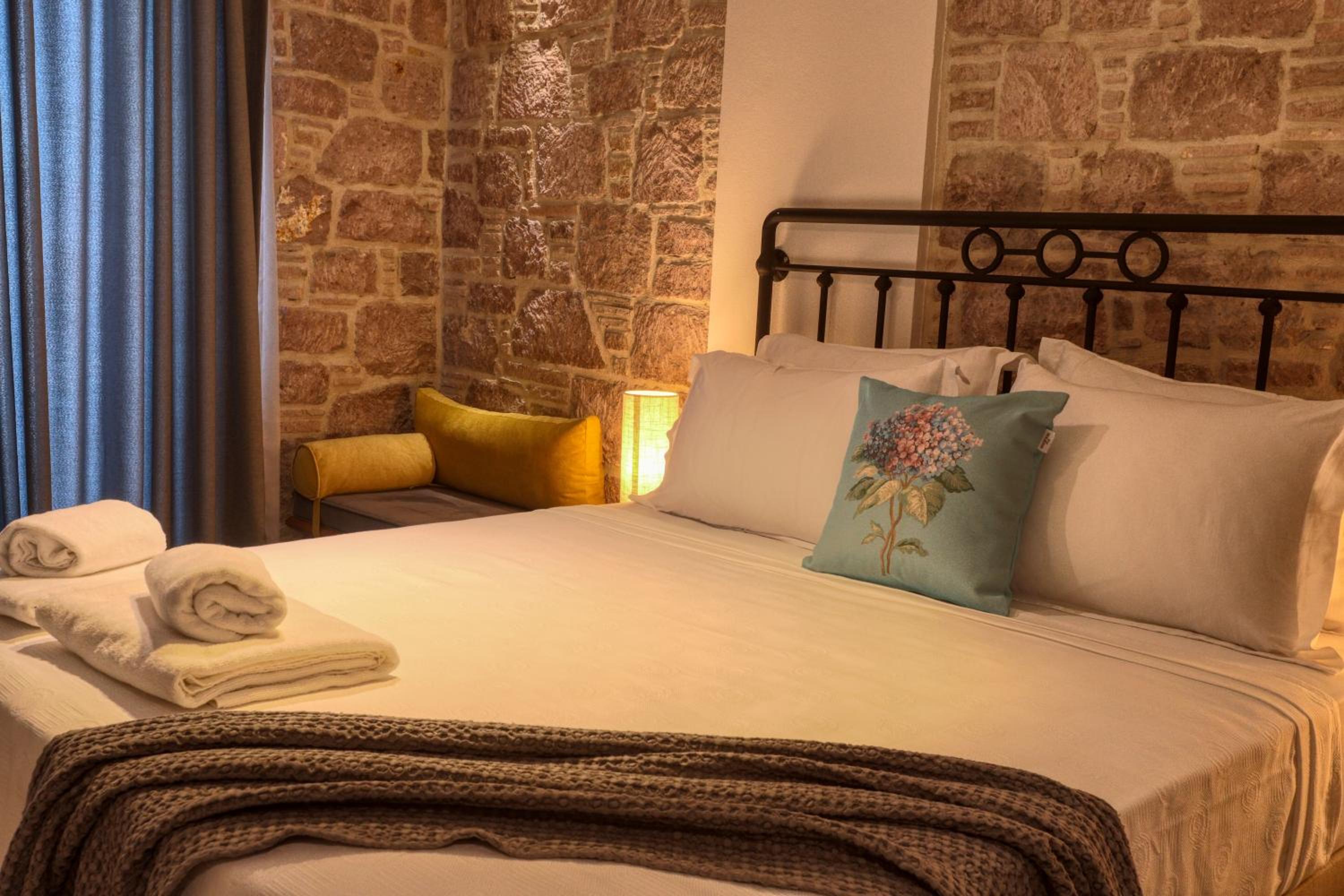 Deluxe Room - Photo 3