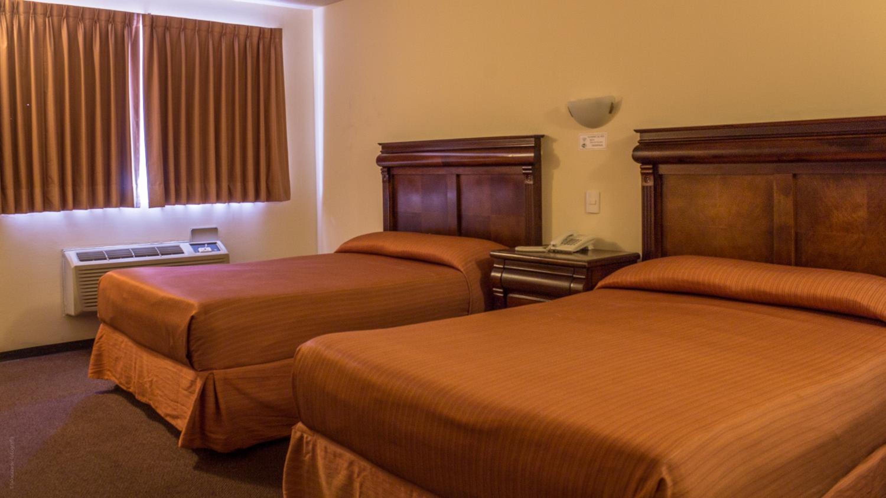 Double Room with Two Double Beds - Photo 5