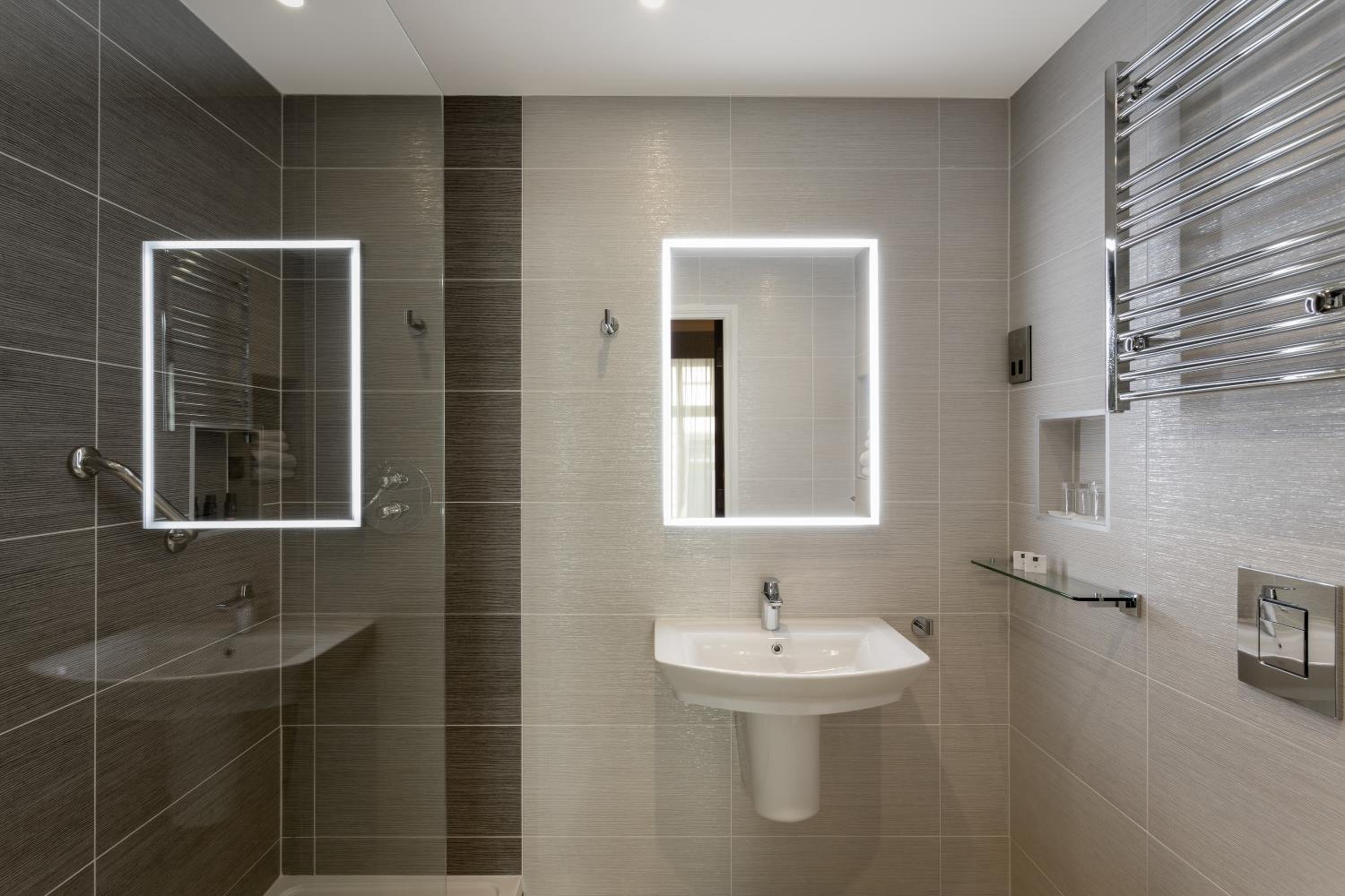 Double Room thumbnail 6