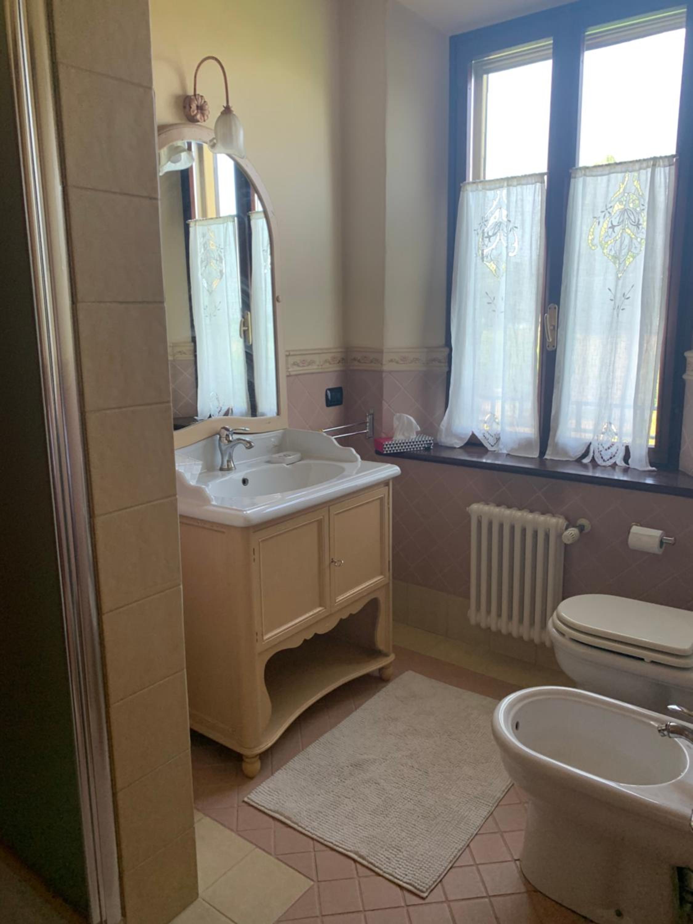 Double Room with Private Bathroom - Photo 4