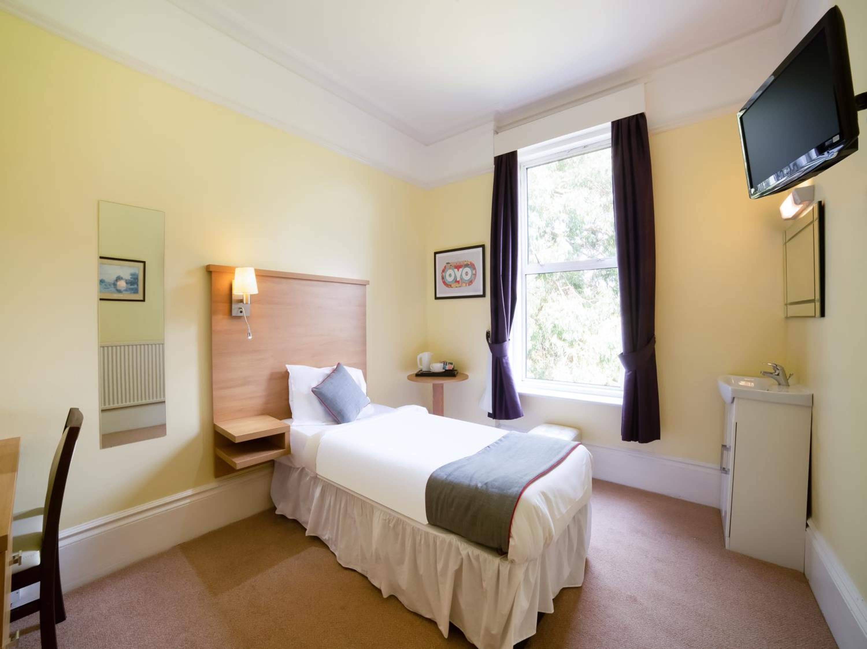 Standard Single Room with Shared Bathroom photo 2