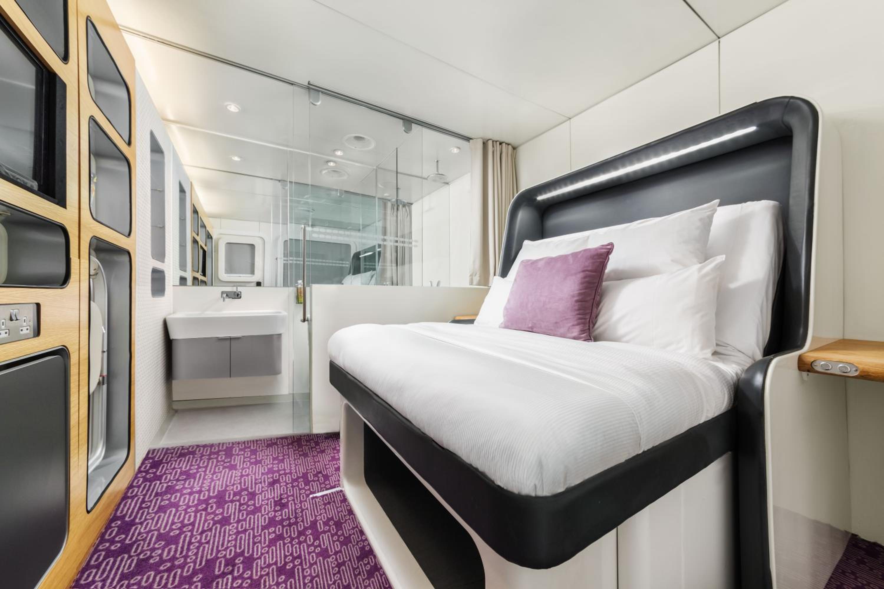 Premium Double Cabin (in Terminal Location) photo 1