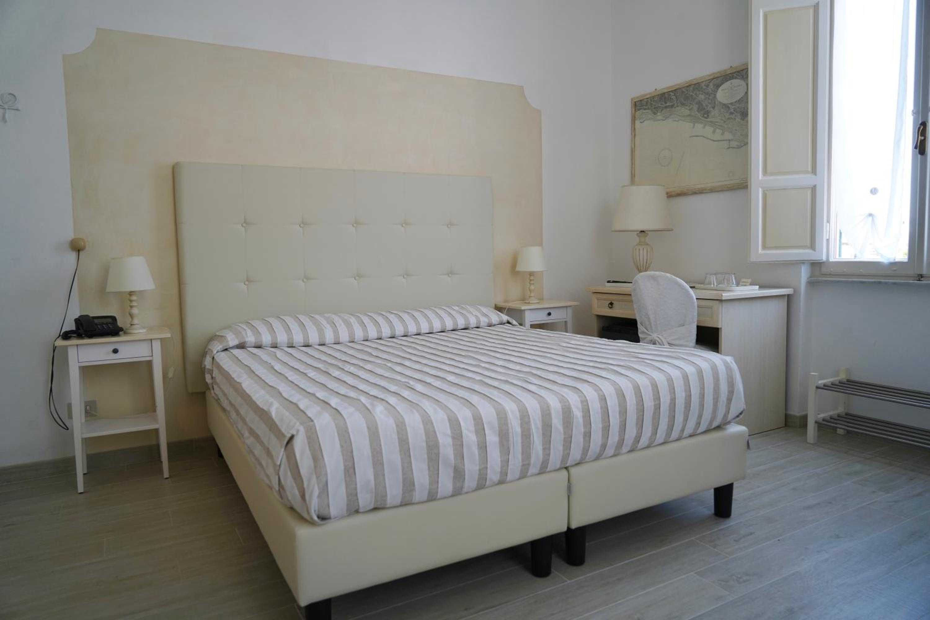Double or Twin Room photo 2