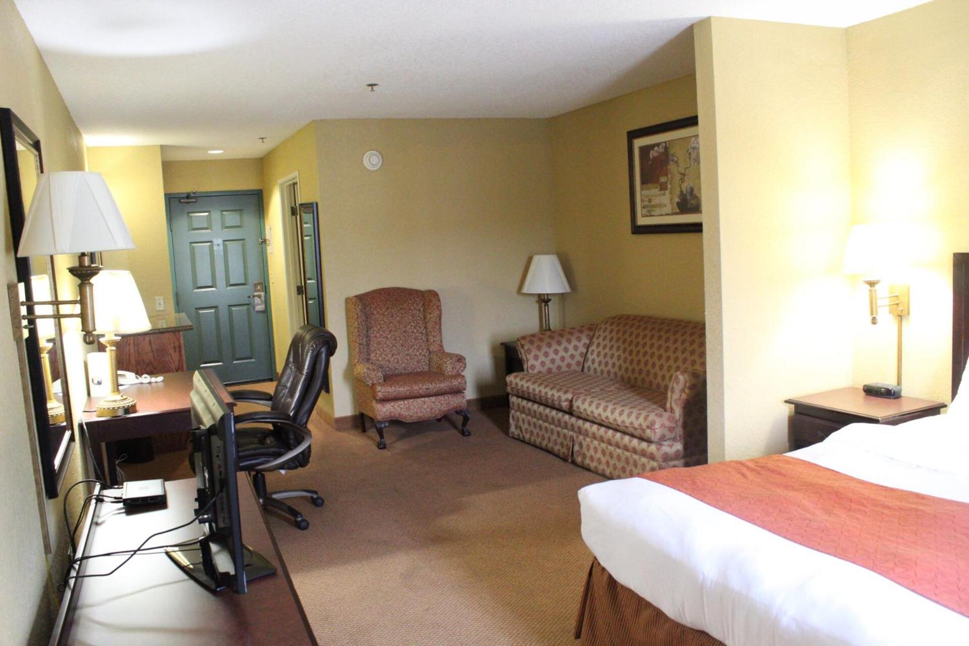 King Studio with Sofa Bed - Photo 6