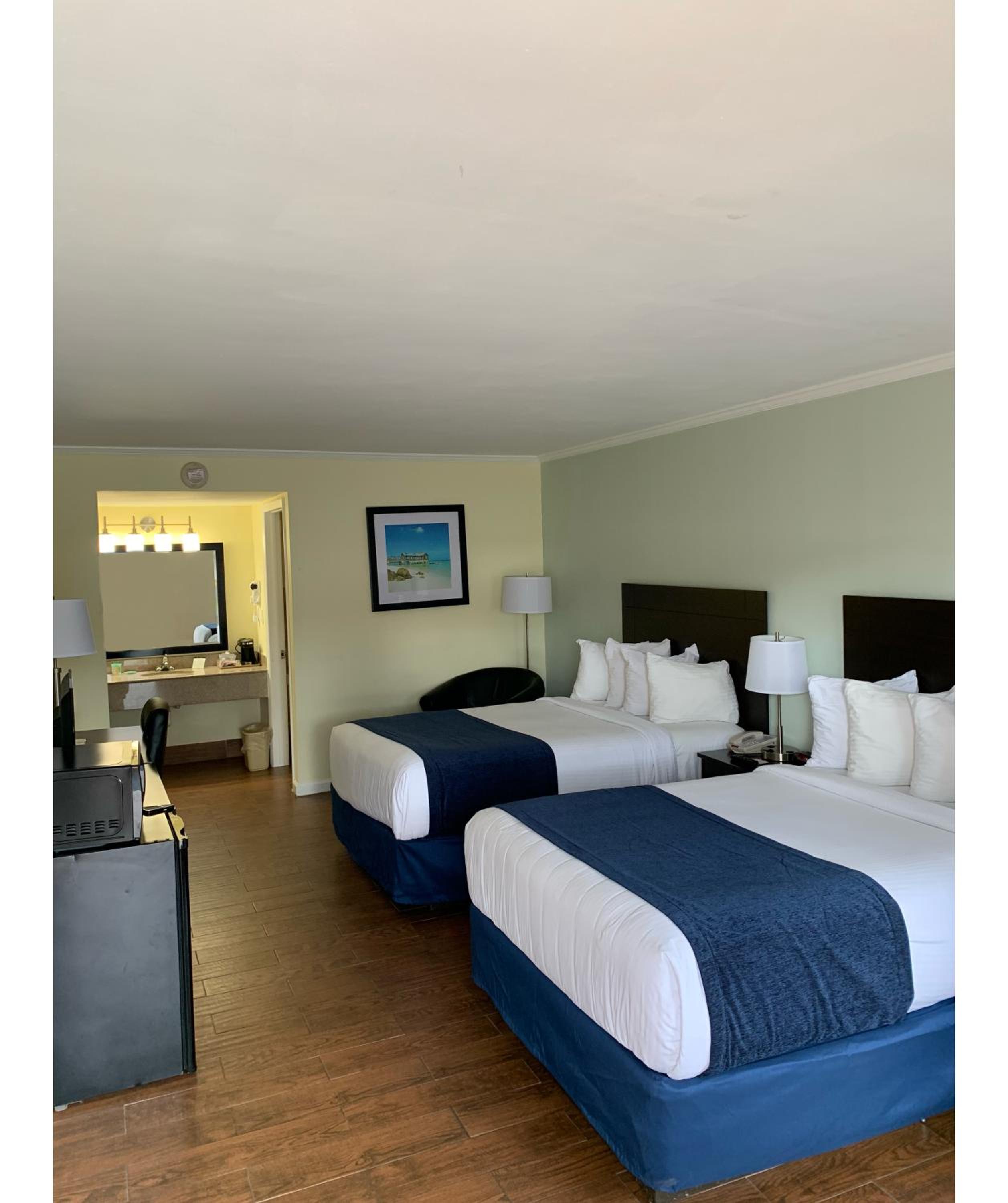 Standard Double Room with Two Double Beds - Photo 8