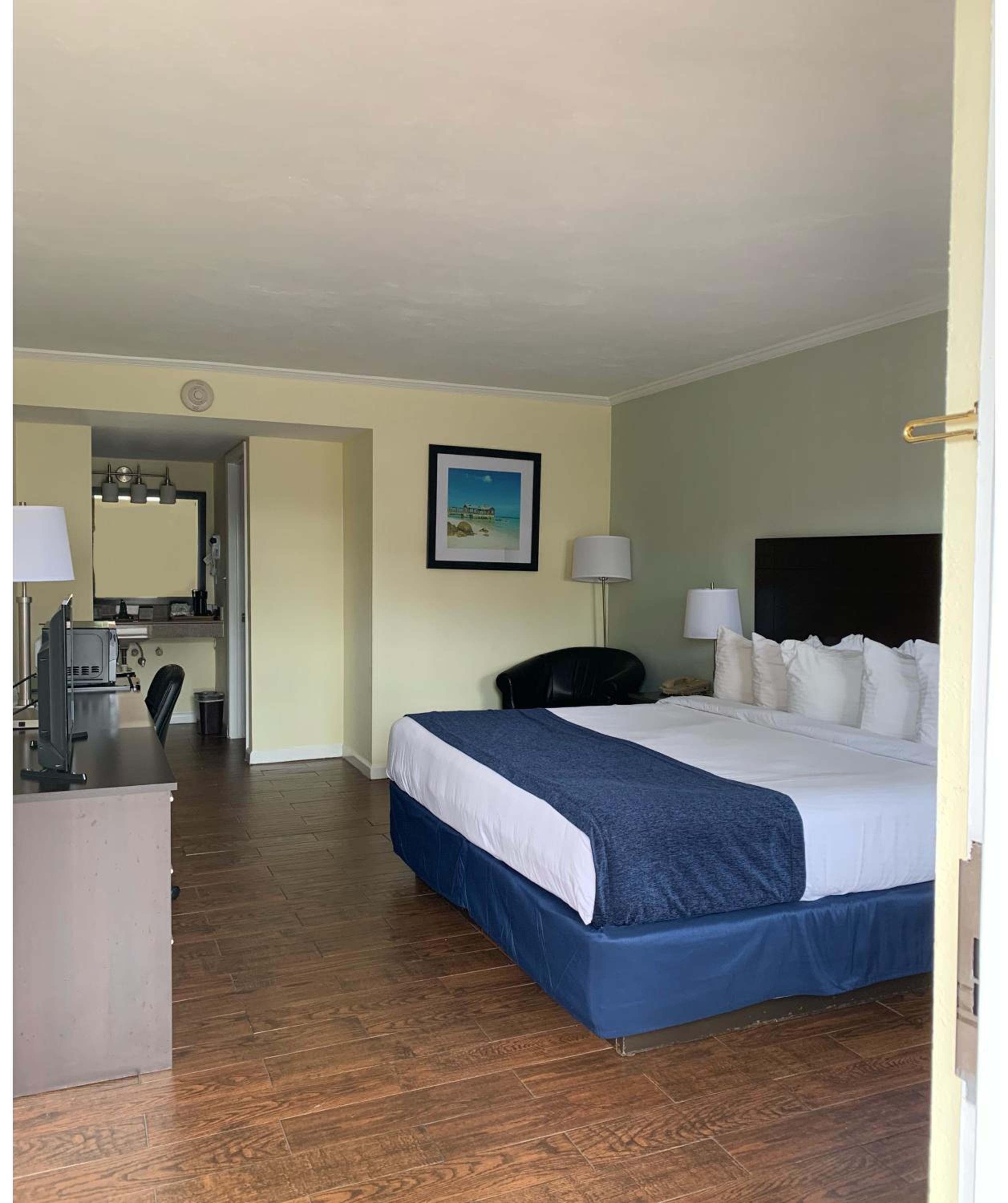 Standard King Room - Photo 4