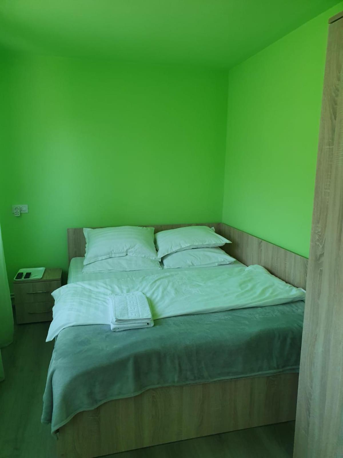 Standard Double Room - Photo 14
