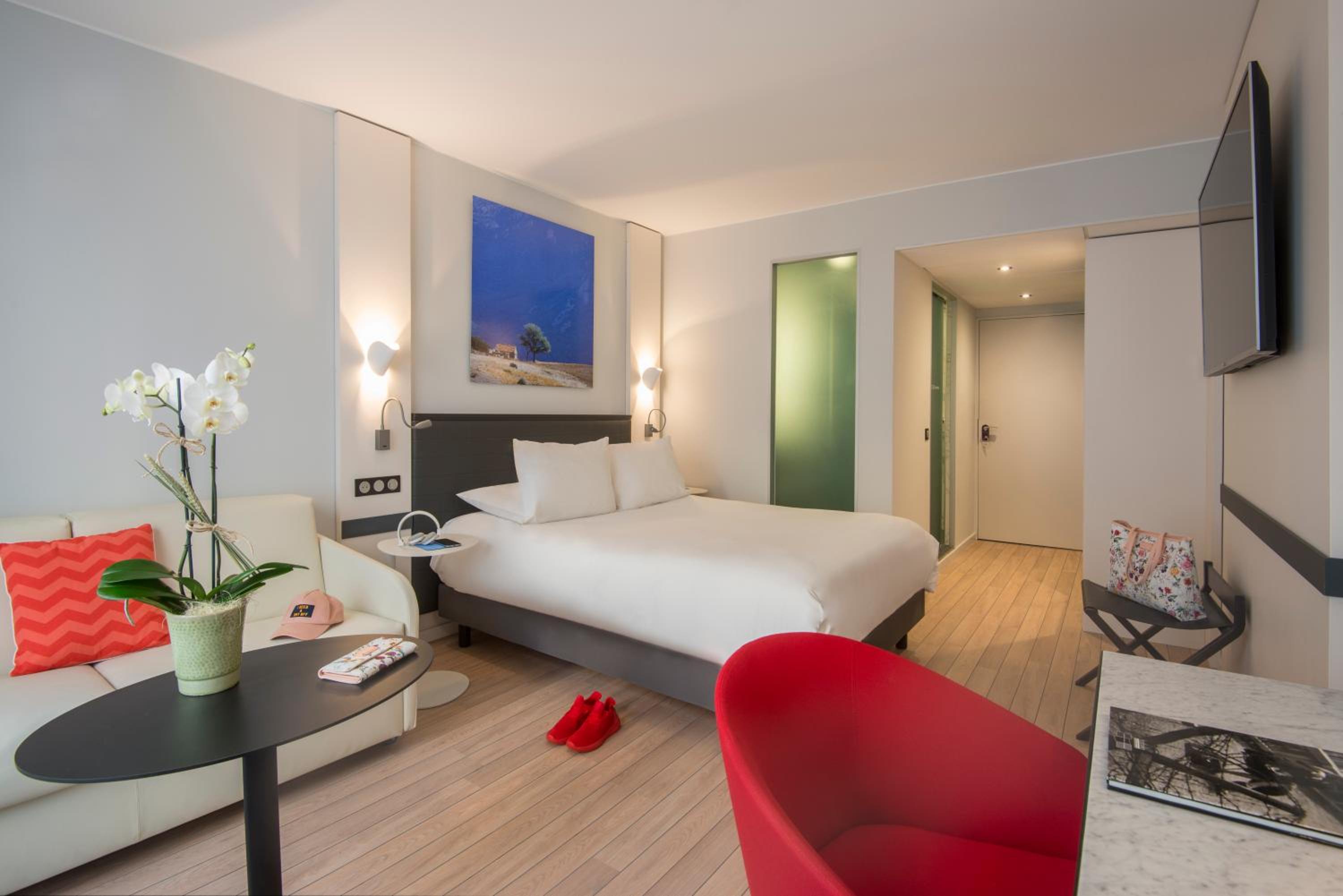 Superior Room with One Double Bed and One Sofa - Photo 1