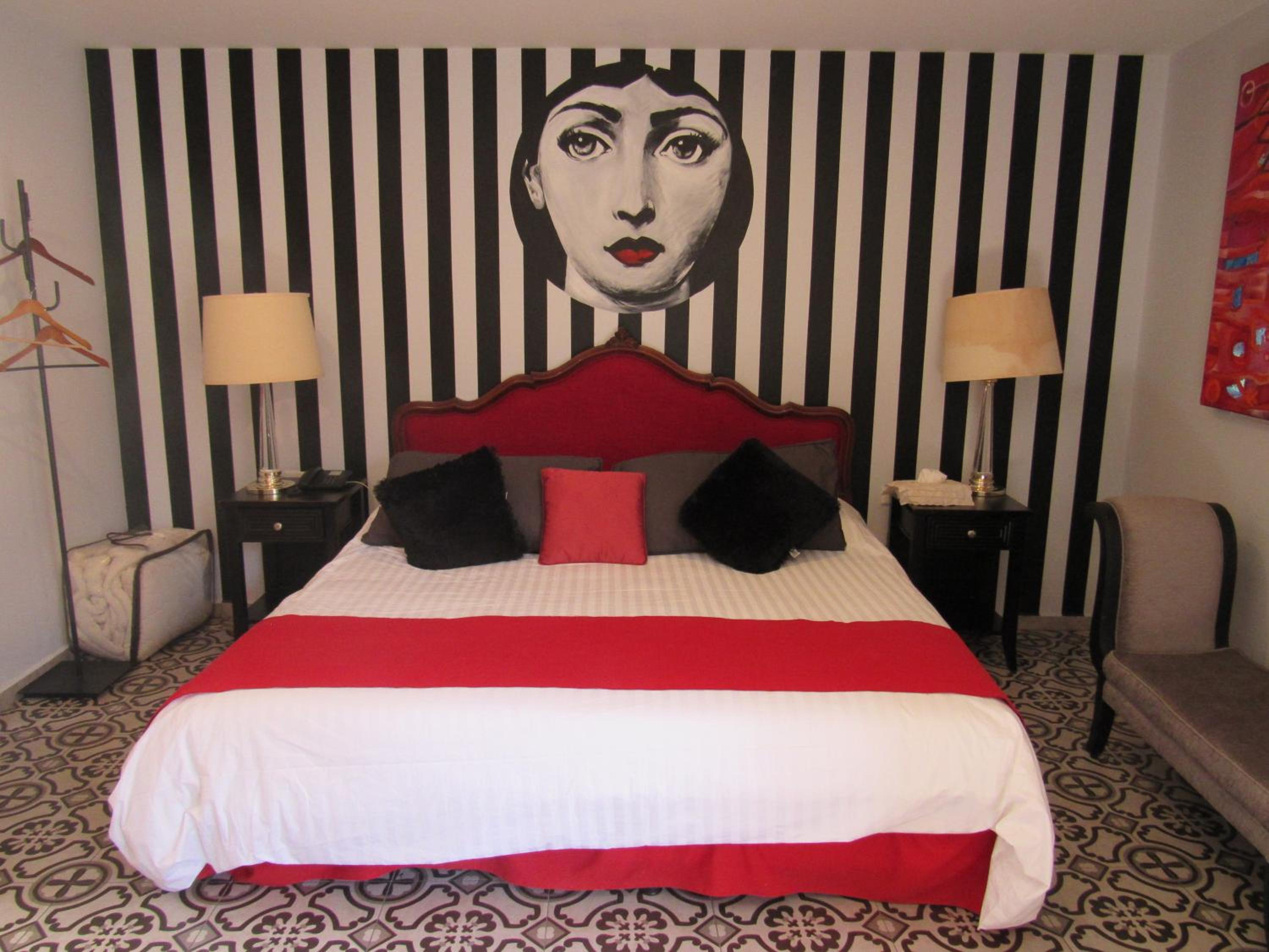 Deluxe King Room photo 1