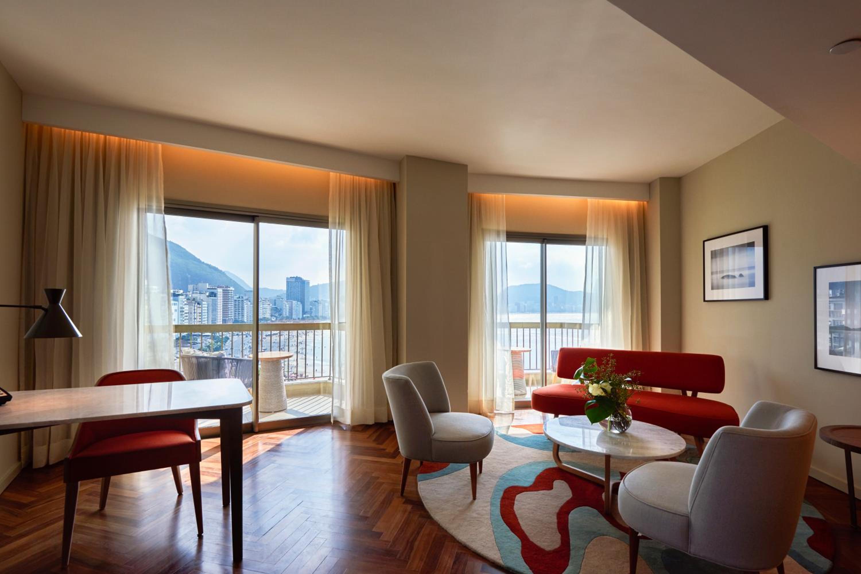 One-Bedroom King Suite with Sea View thumbnail 6