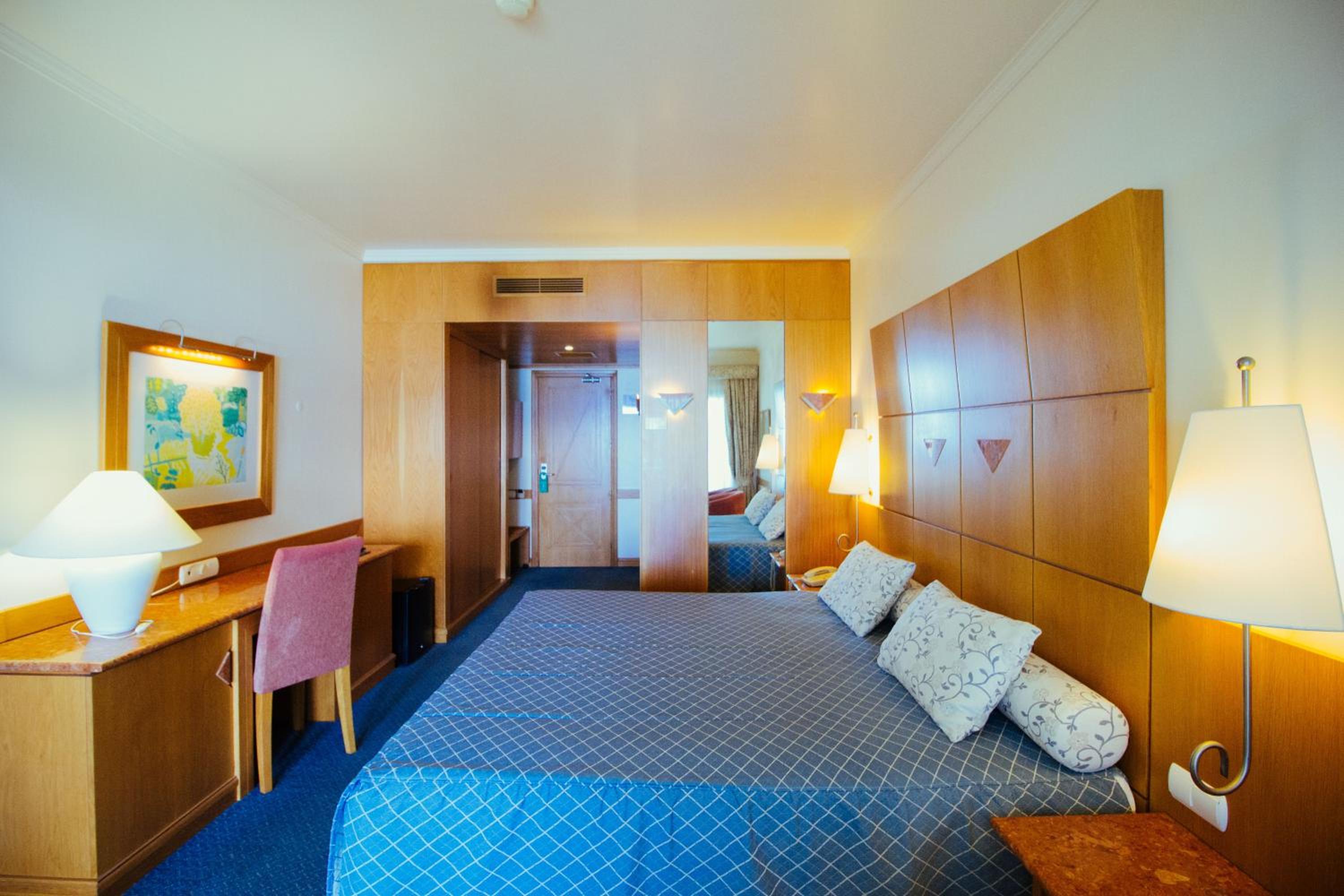 Standard Double Room with Mountain View photo 2