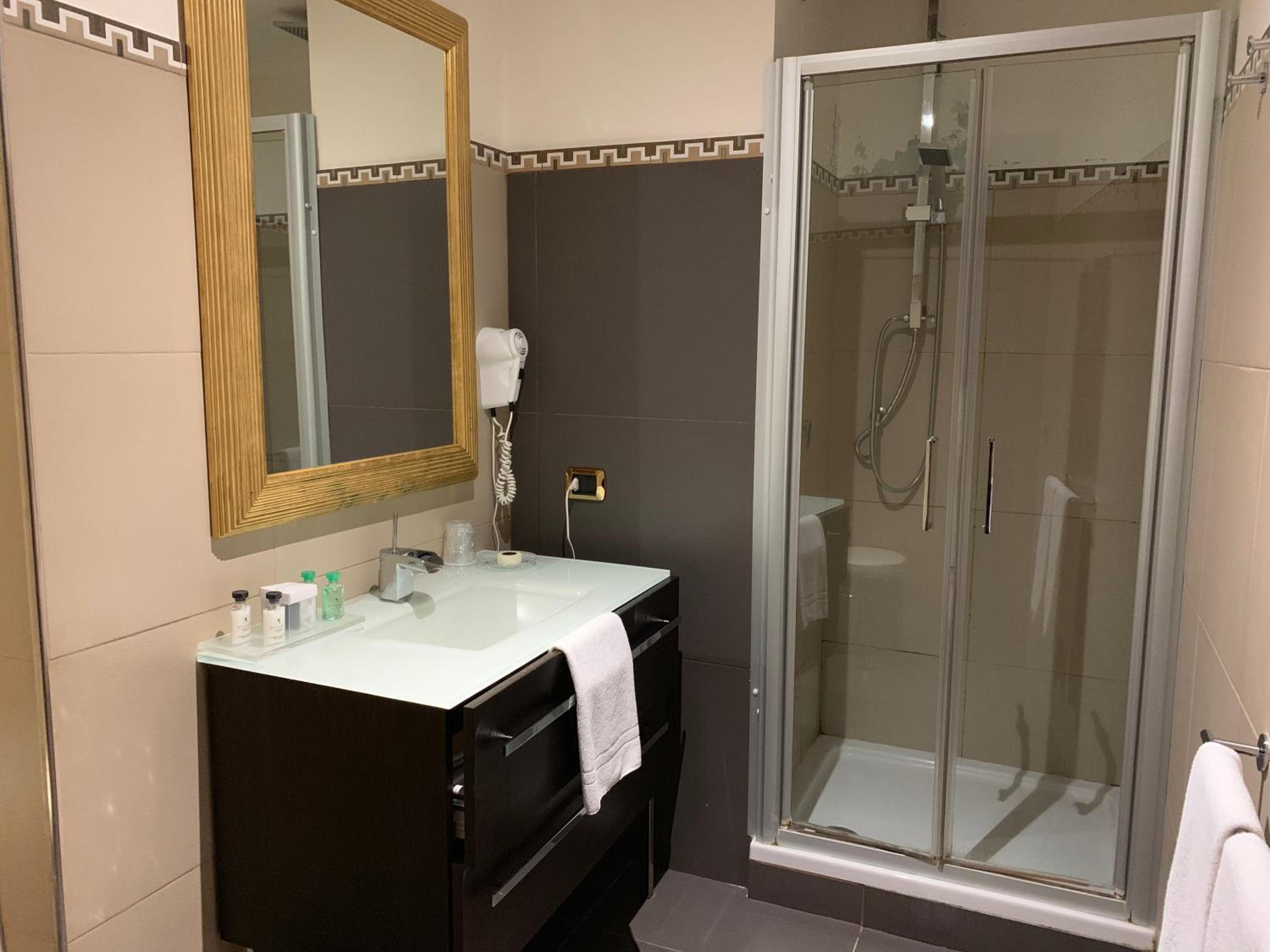 Deluxe Double Room - Photo 3