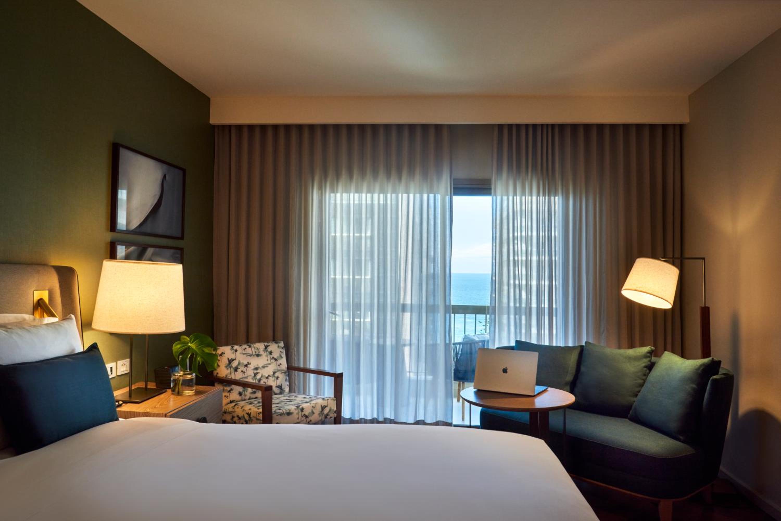 Deluxe King Room with Ocean View