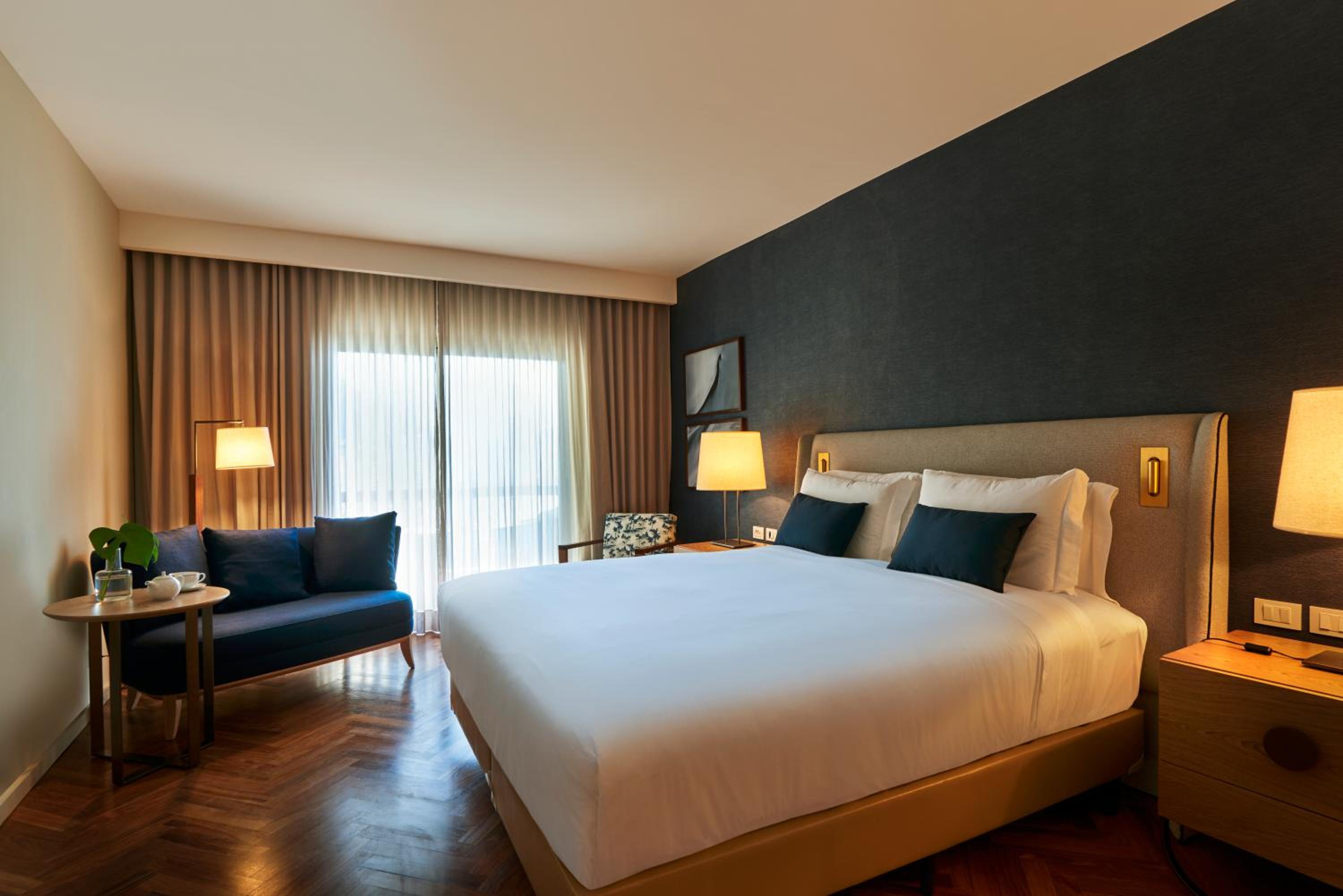 Deluxe King Room with Ocean View