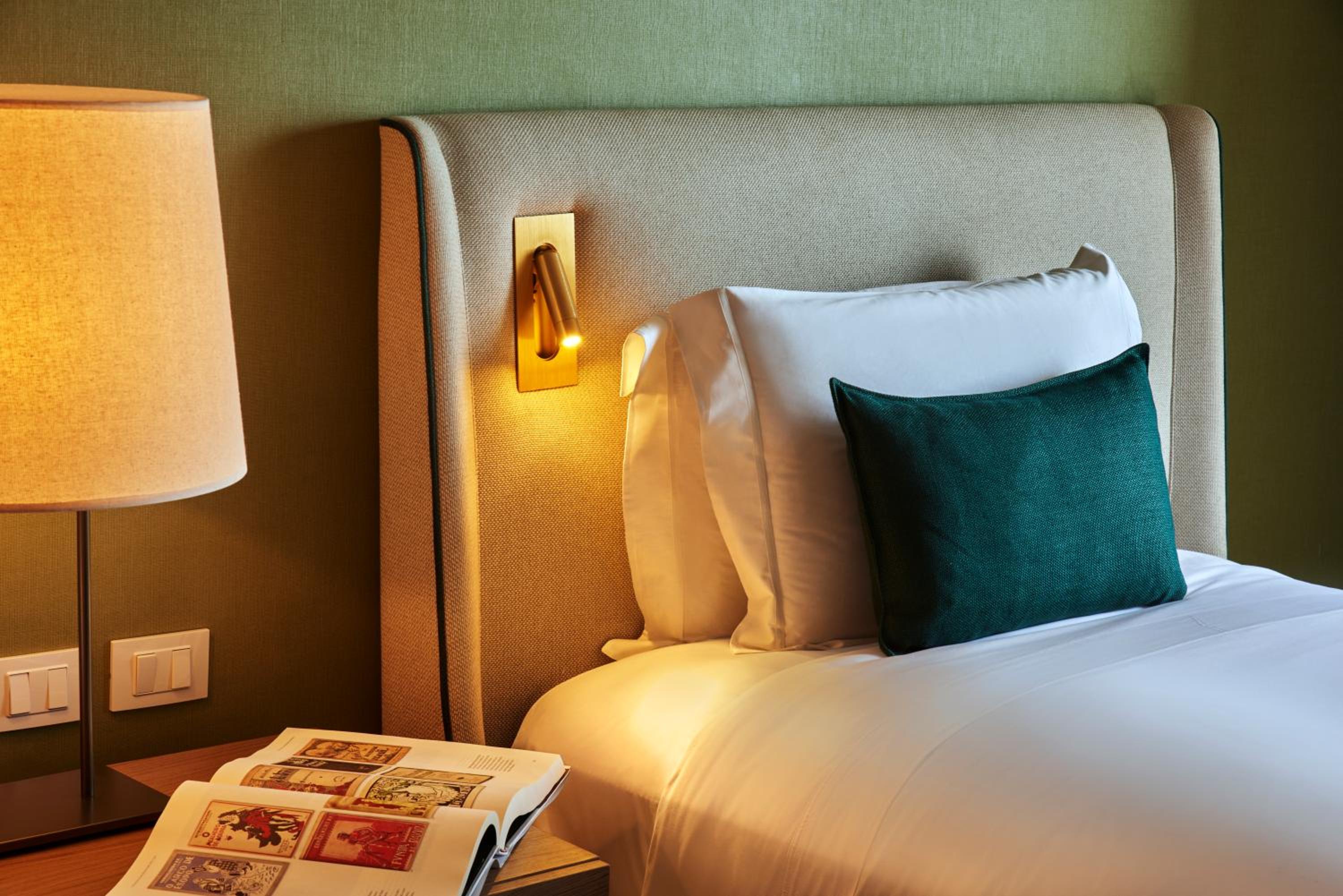 Fairmont Gold Twin Room with City View