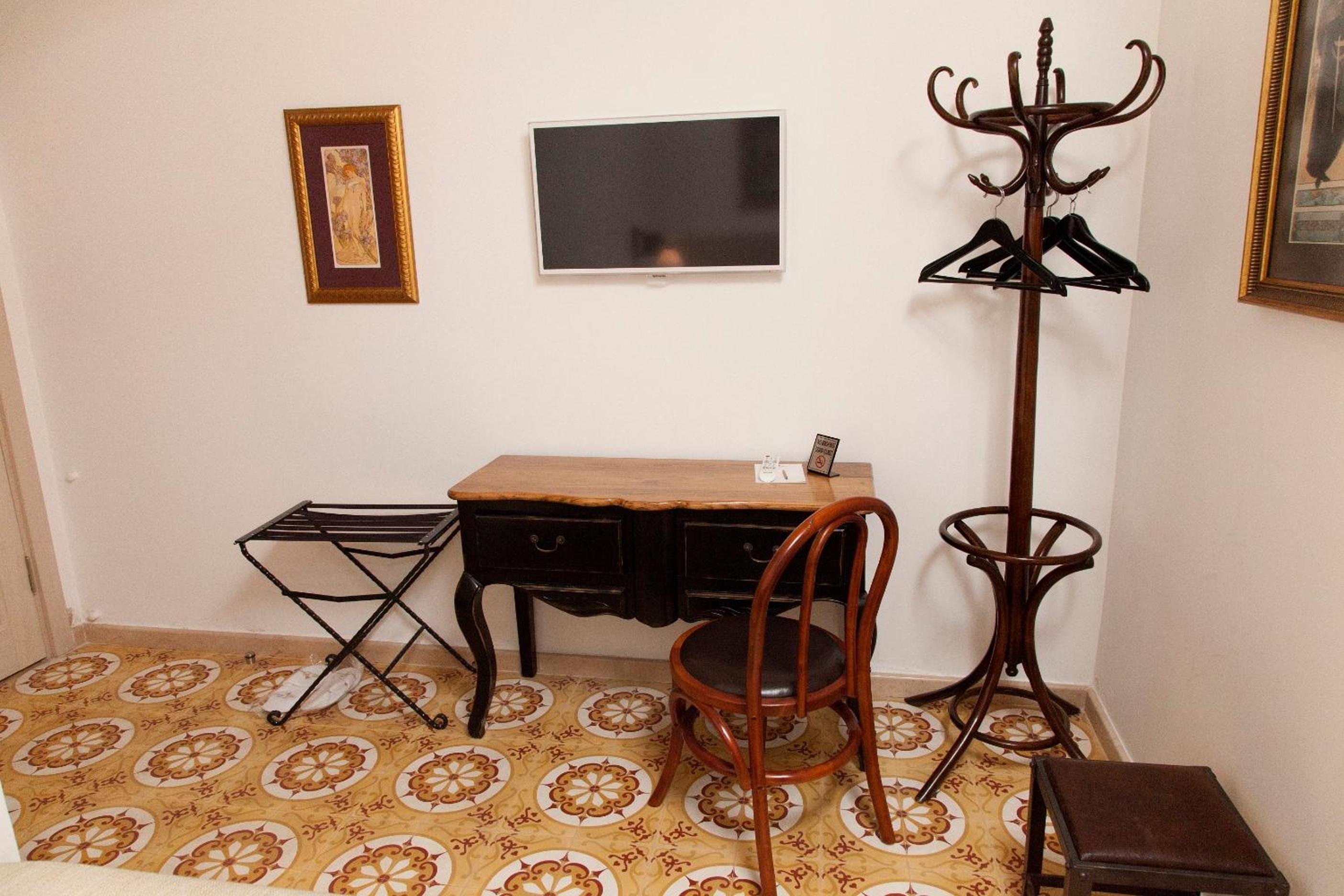 Antique Economy Double photo 3