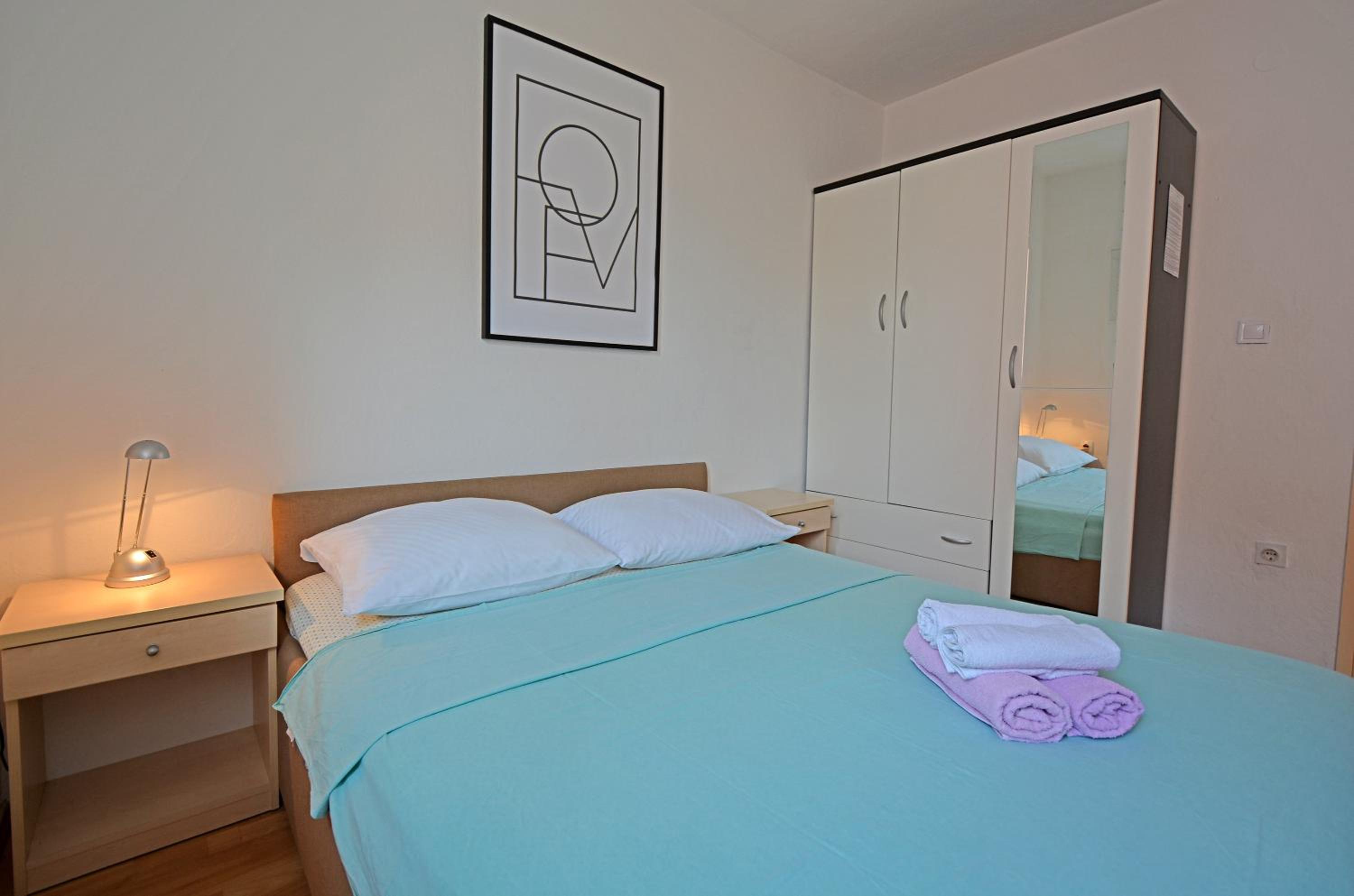 Double Room with Shared Bathroom photo 1