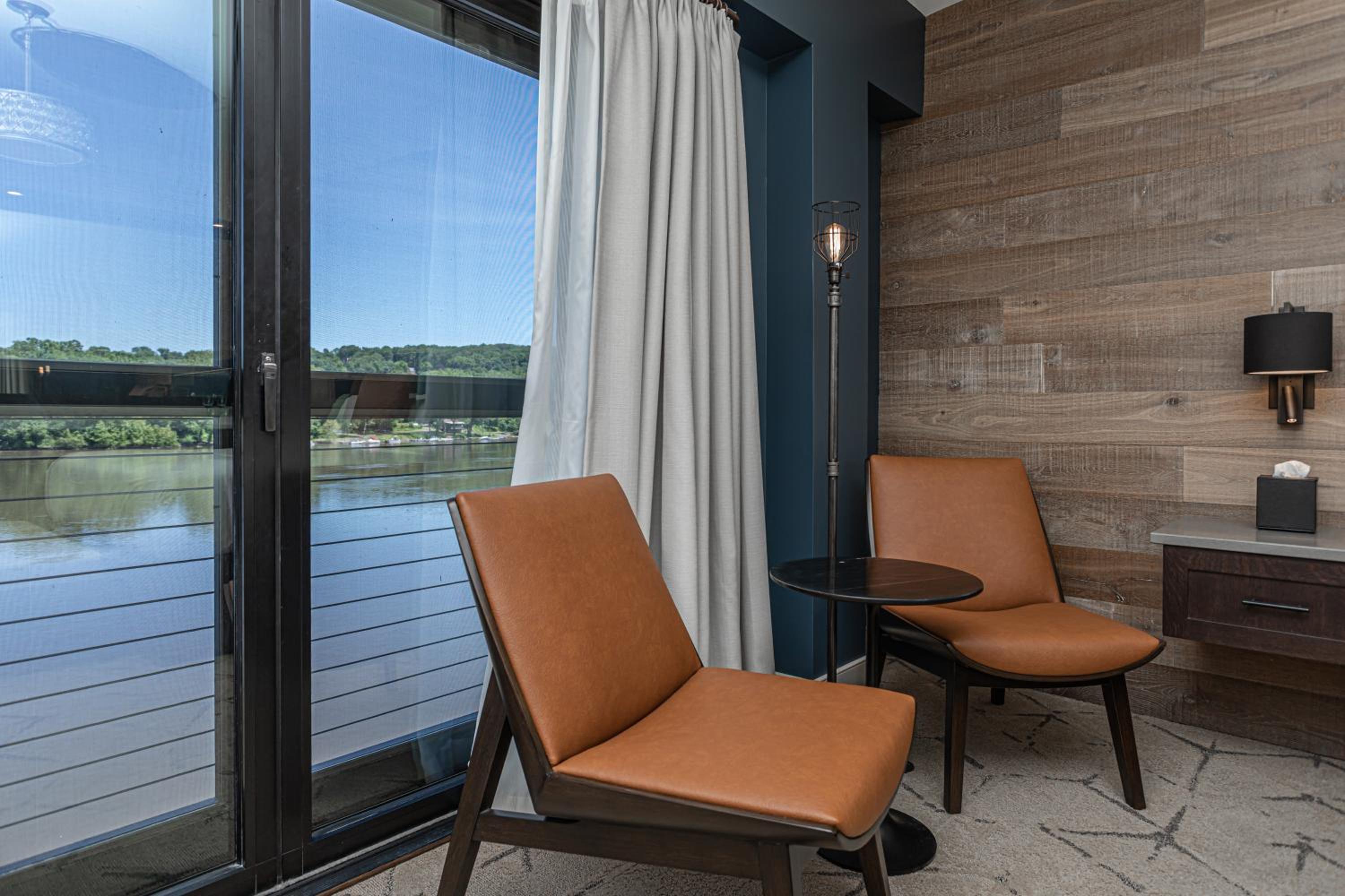 King Room with River View photo 2