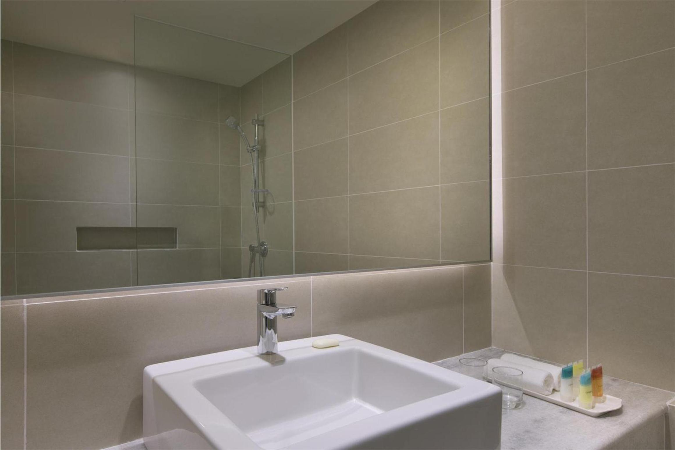 Superior Twin Room with Ocean View - Photo 8