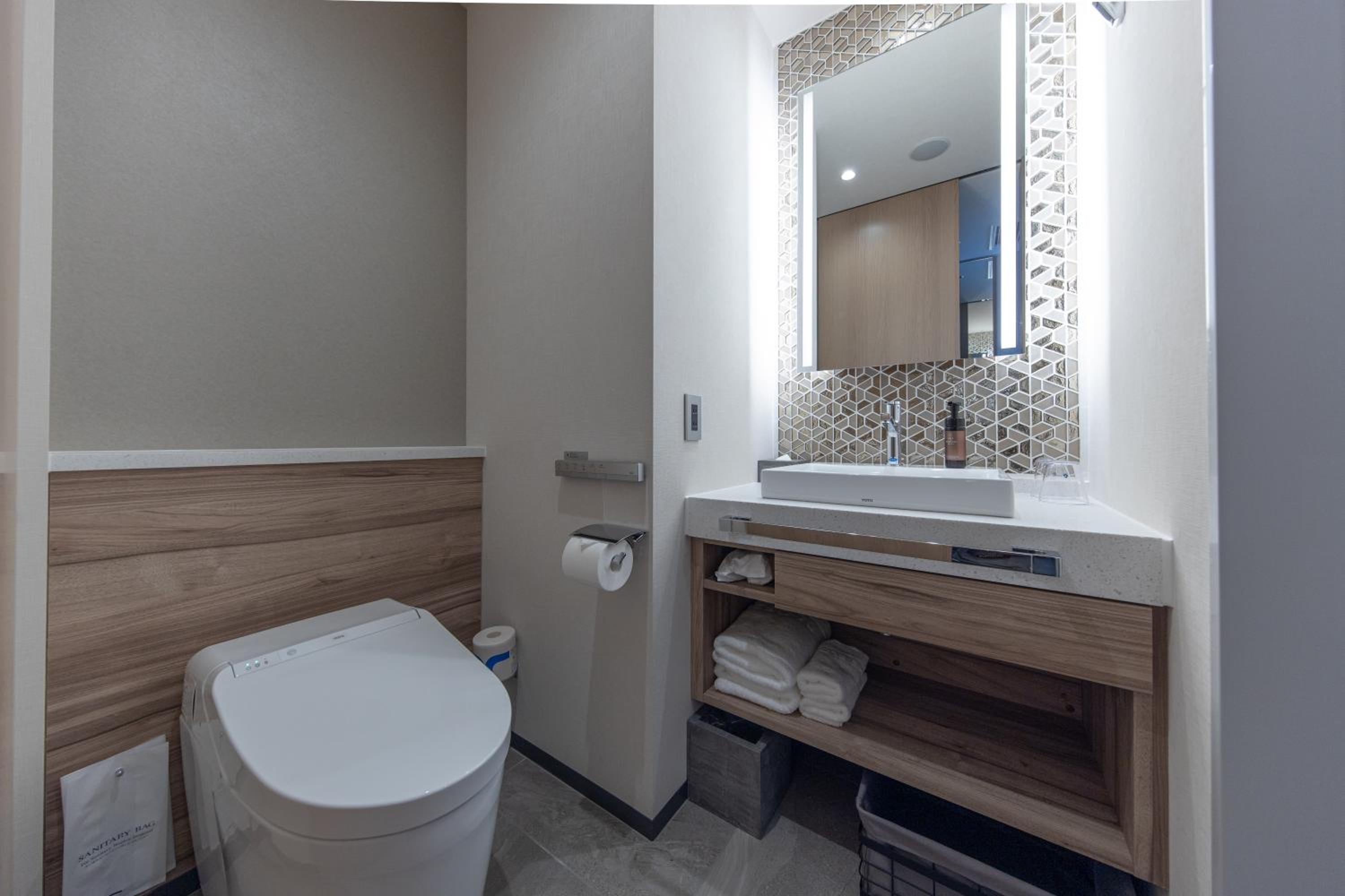Limited Offer - Superior Twin Room thumbnail 6