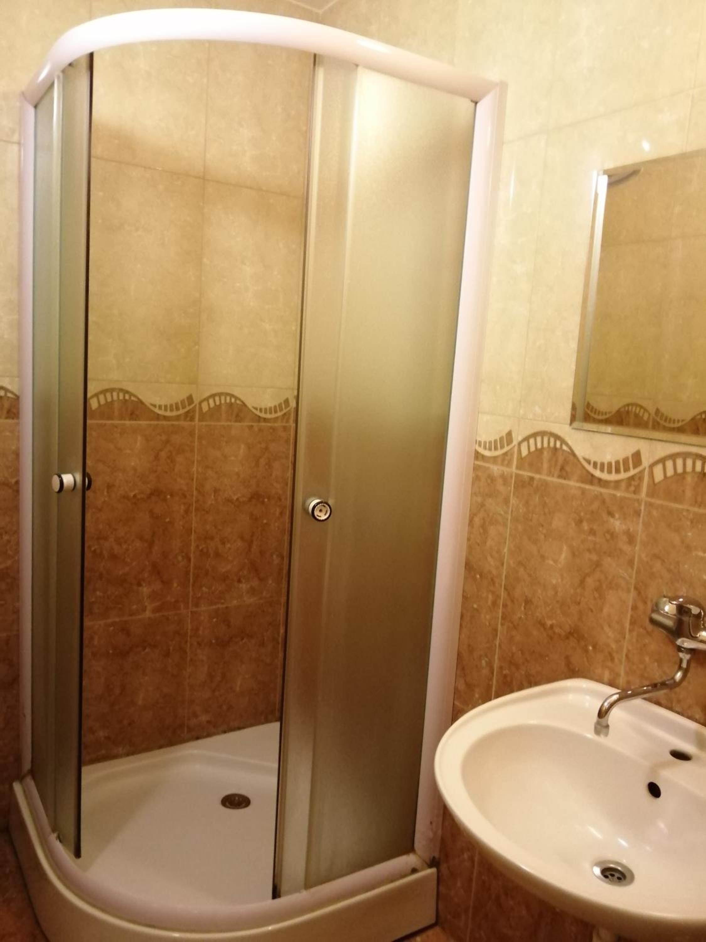 Twin Room with Shared Bathroom photo 3