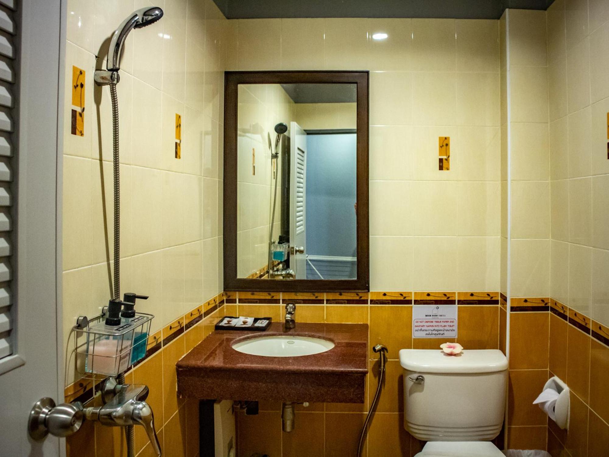 Superior Double or Twin Room - No Window photo 2