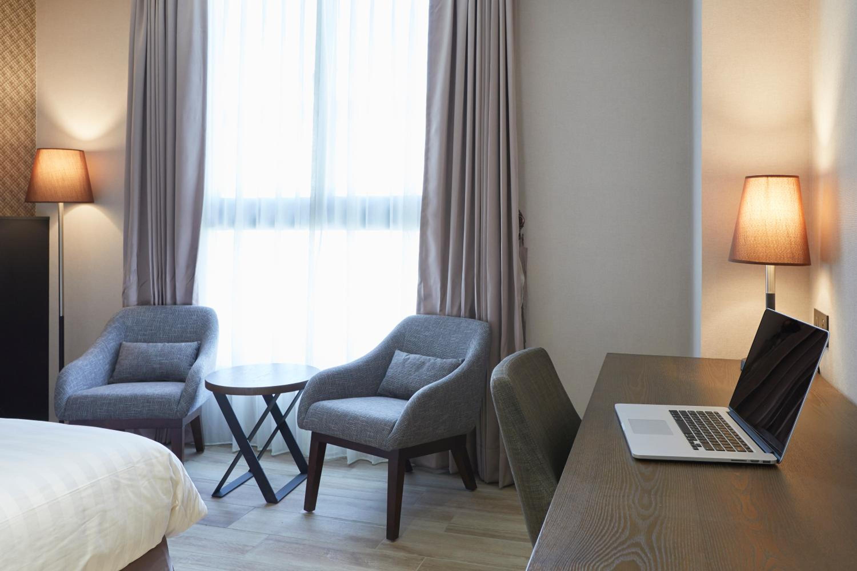 Standard Twin Room - Photo 6